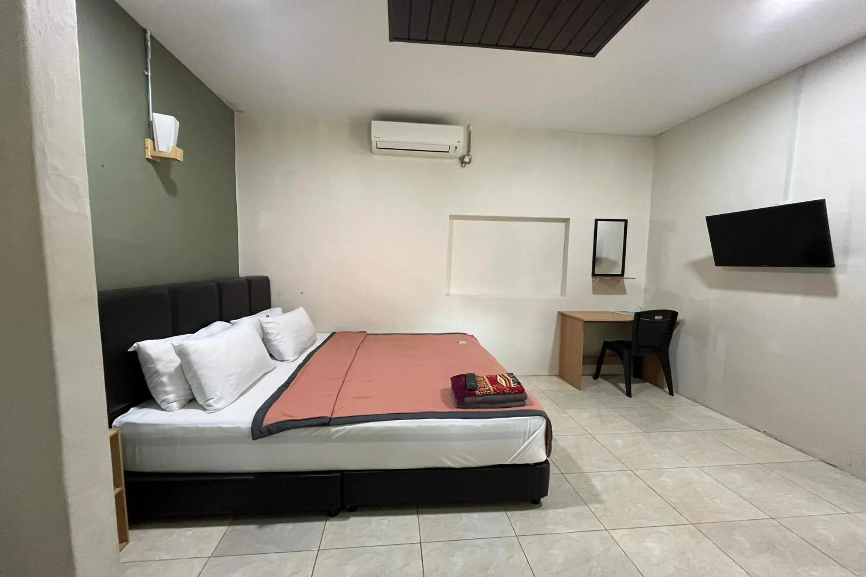 Bed in Inapan Taman Herba