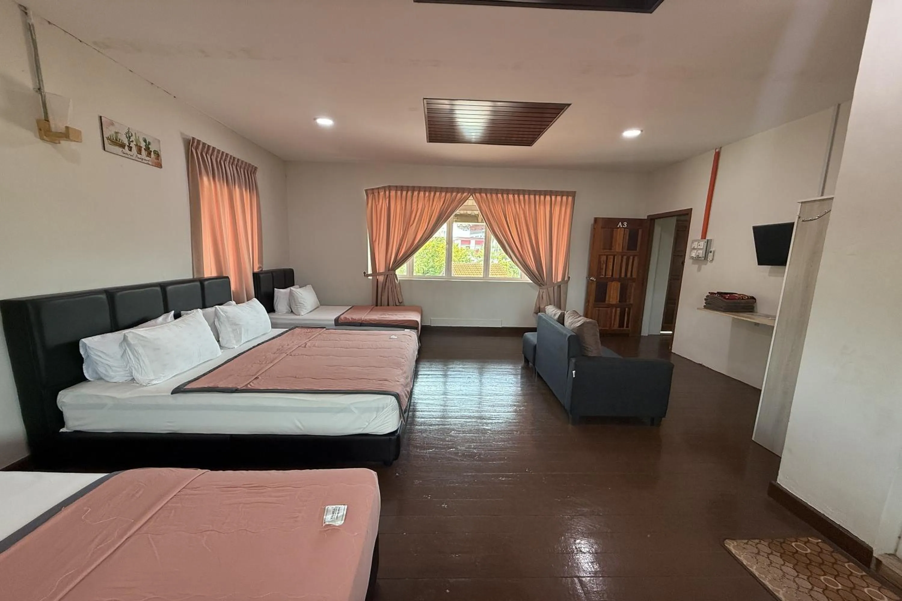 Bed in Inapan Taman Herba