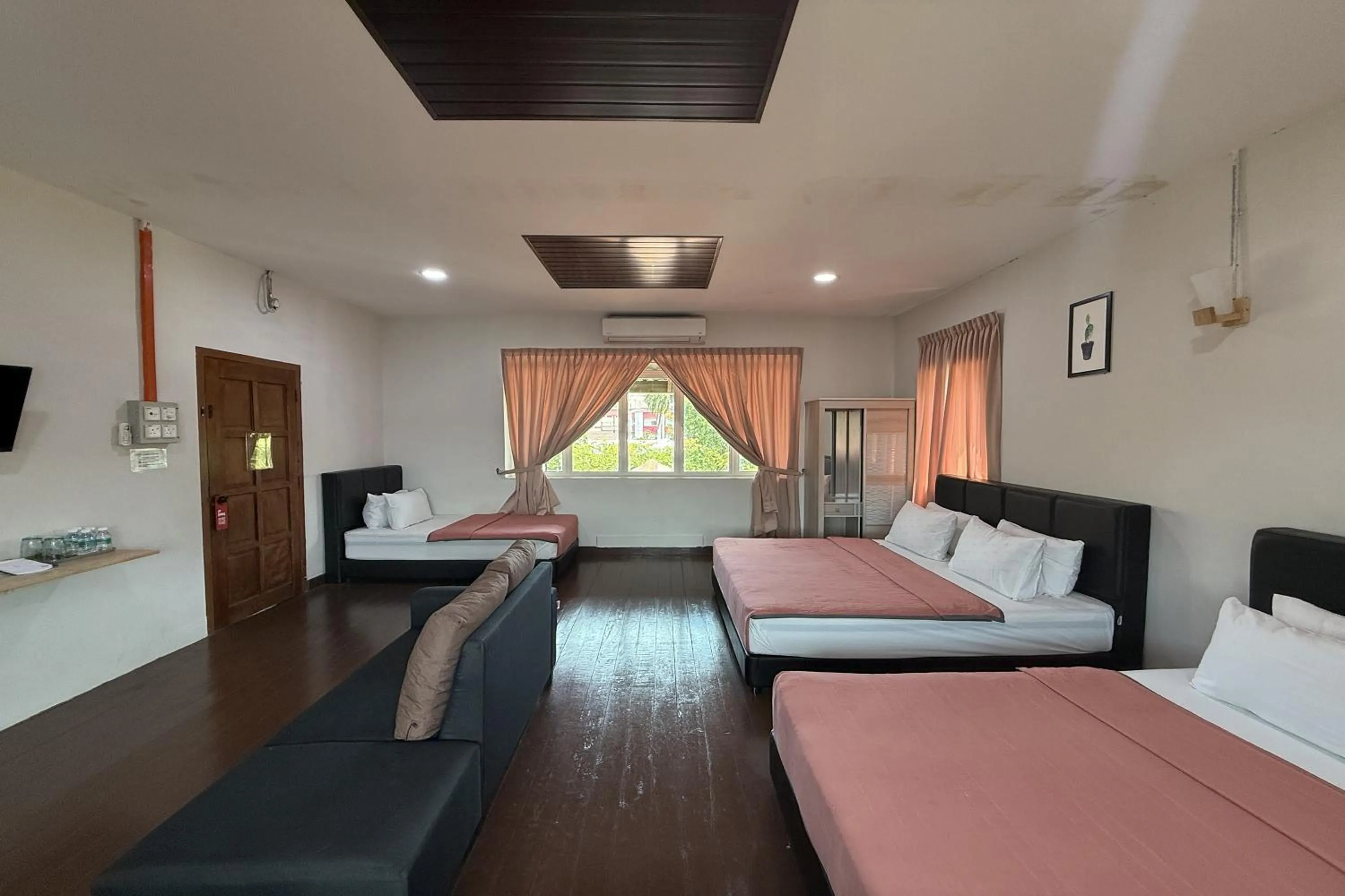 Bed in Inapan Taman Herba