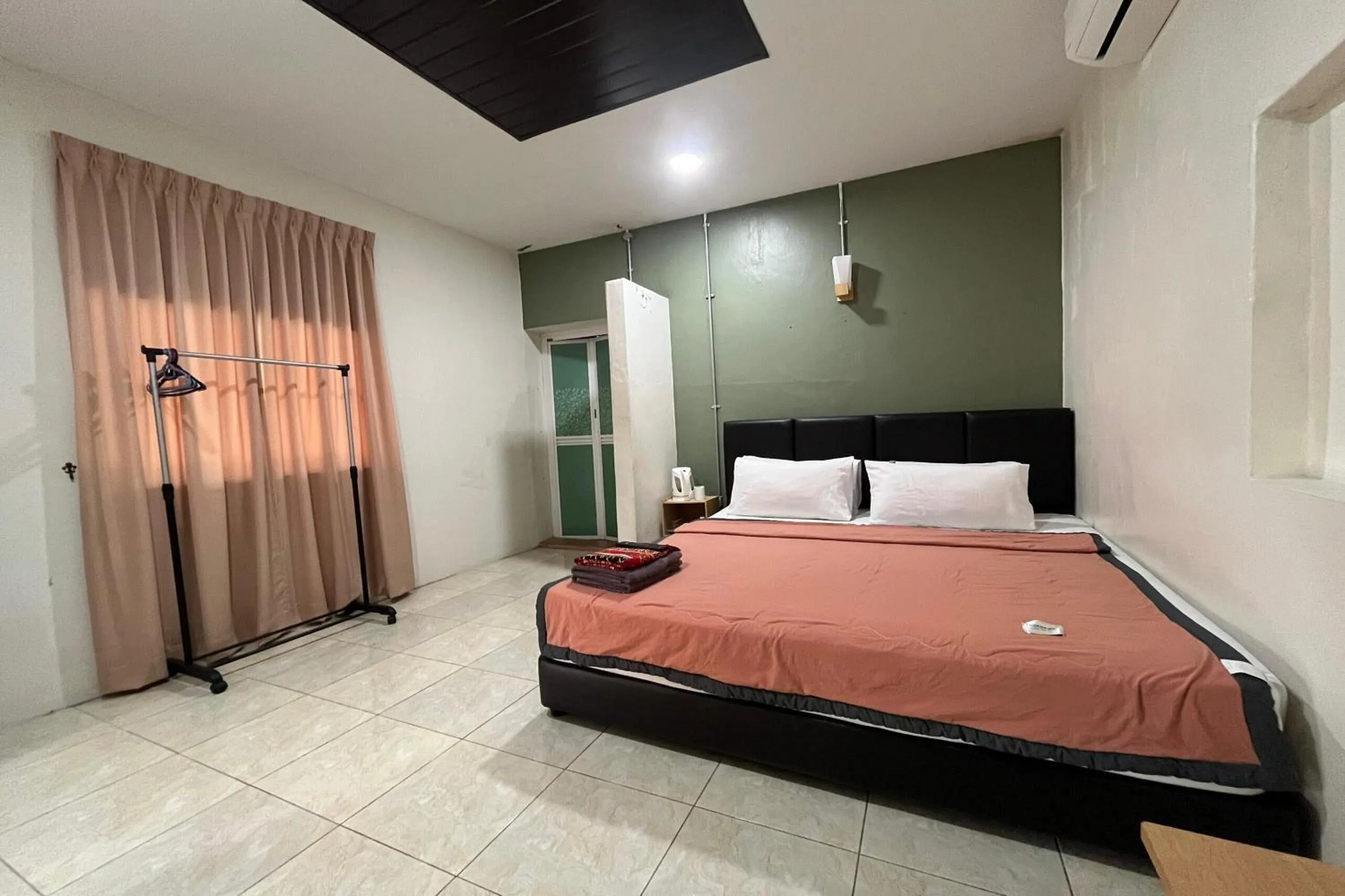 Bed in Inapan Taman Herba