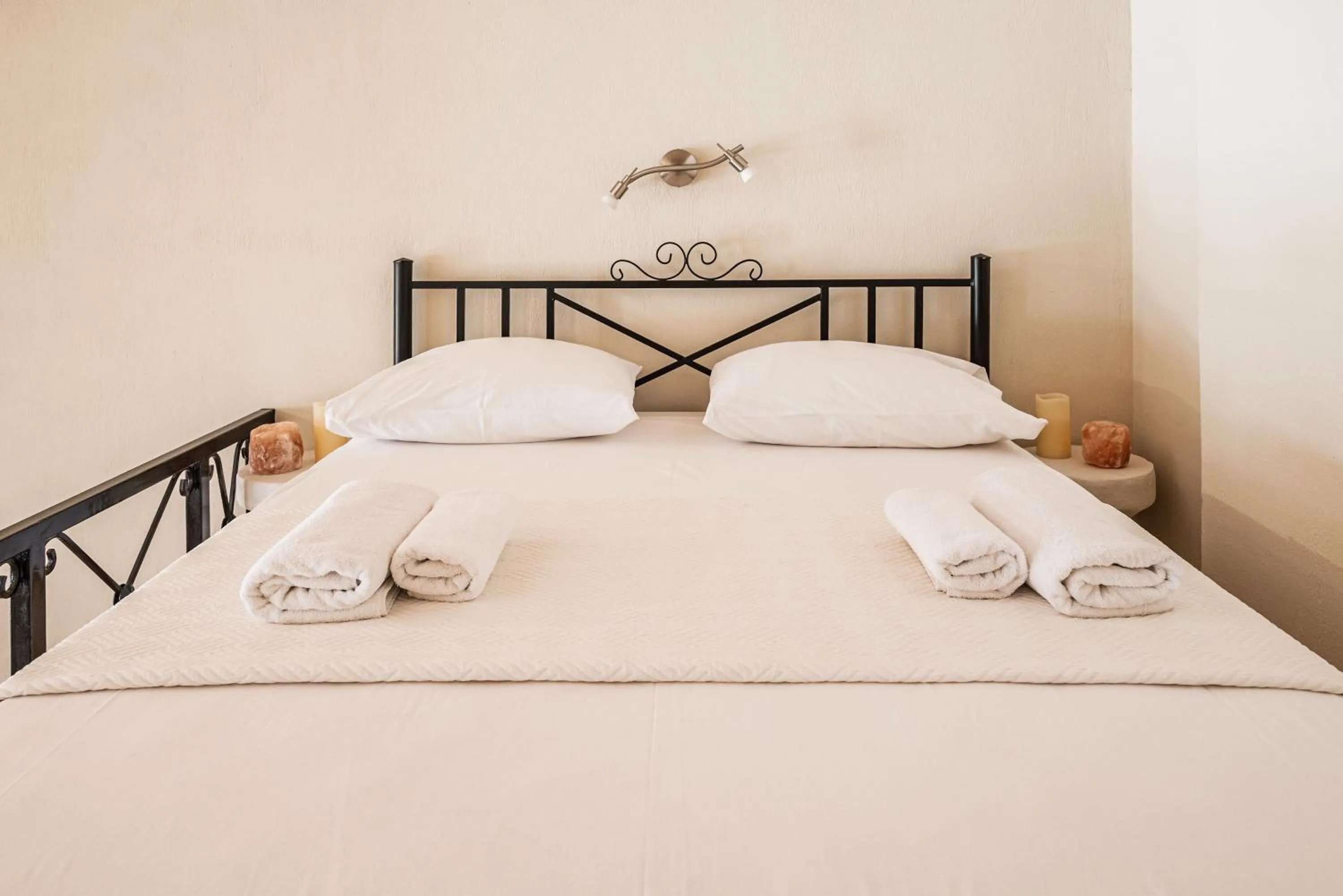 Bed in Fasolaki Skopelos - Eco Residences