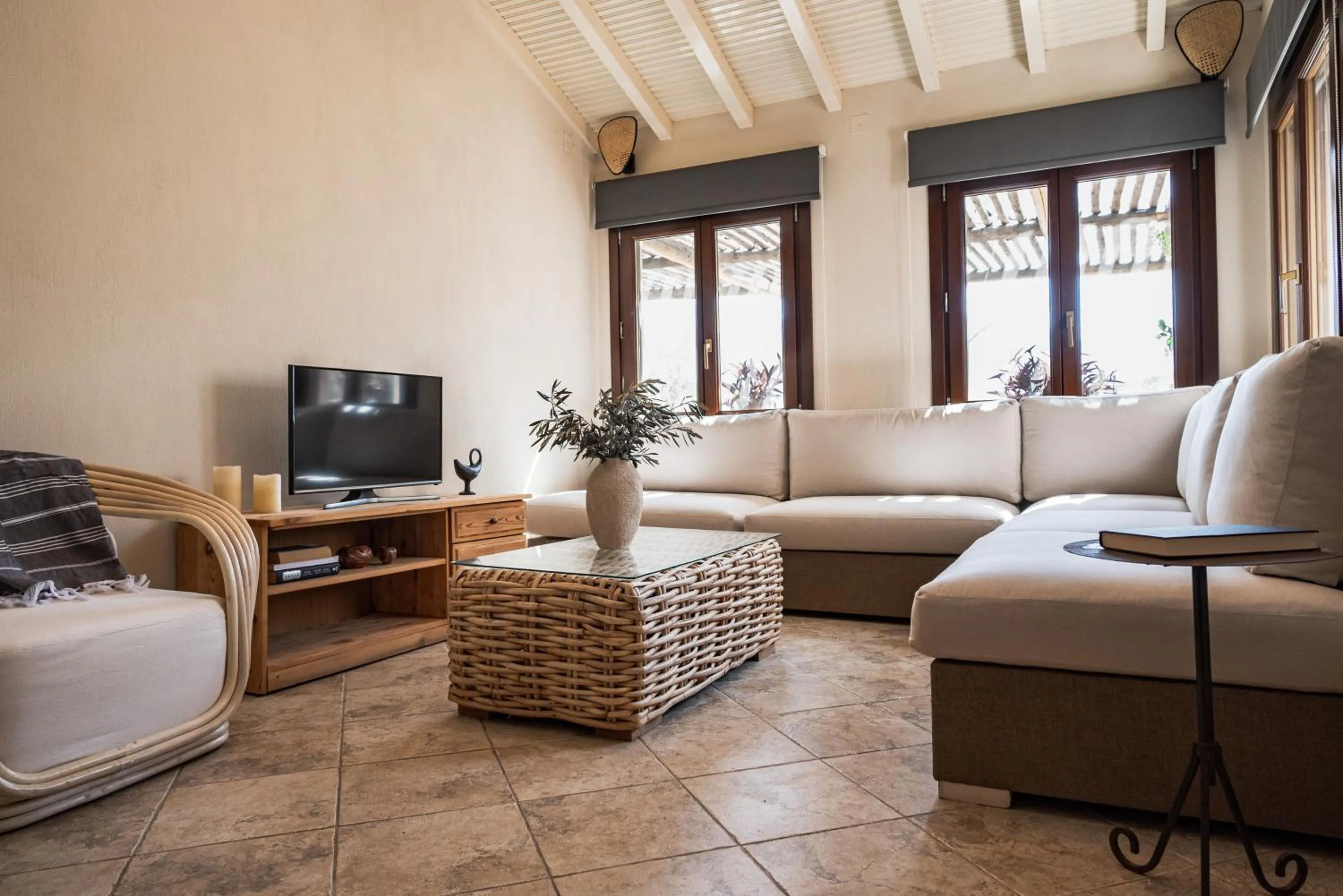 Communal lounge/ TV room in Fasolaki Skopelos - Eco Residences