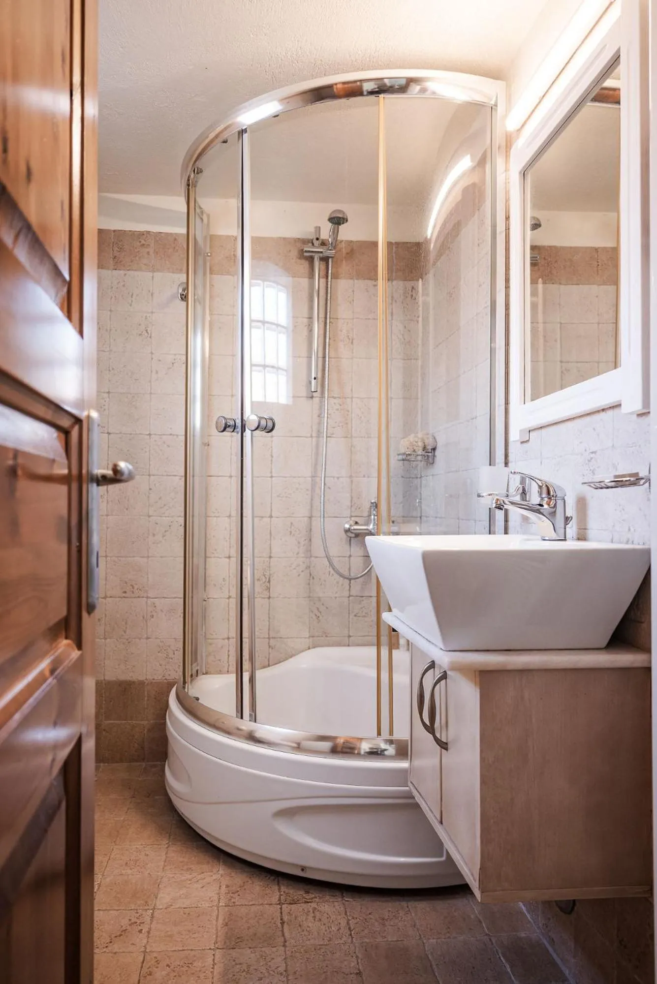 Shower in Fasolaki Skopelos - Eco Residences