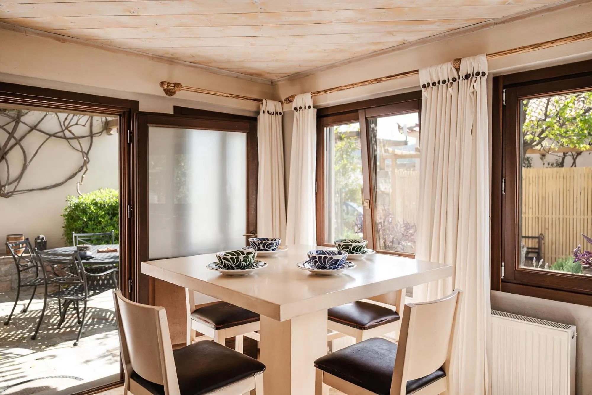 Dining area in Fasolaki Skopelos - Eco Residences
