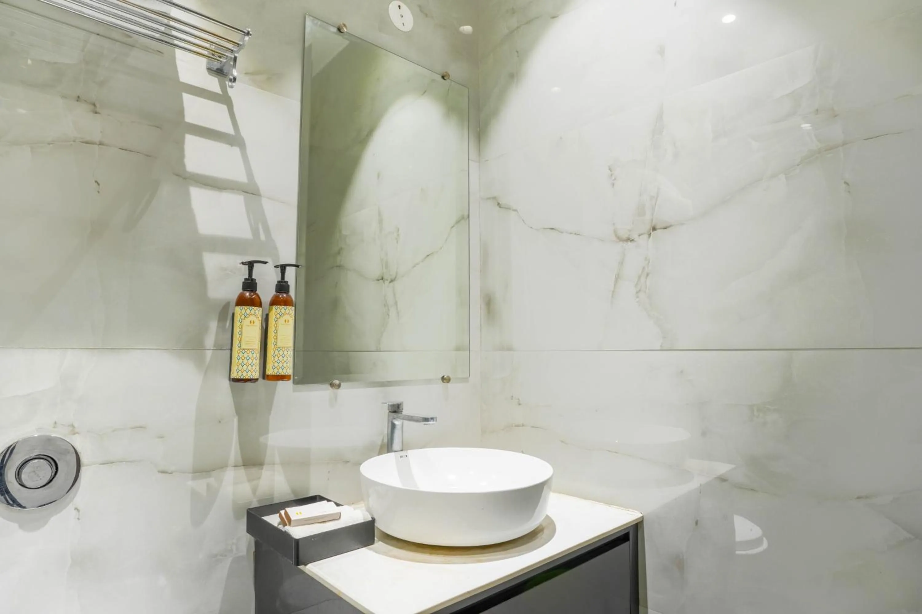 Bathroom in Stamps Golden Lagoon by Eight Continents - Opposite to Golden Temple