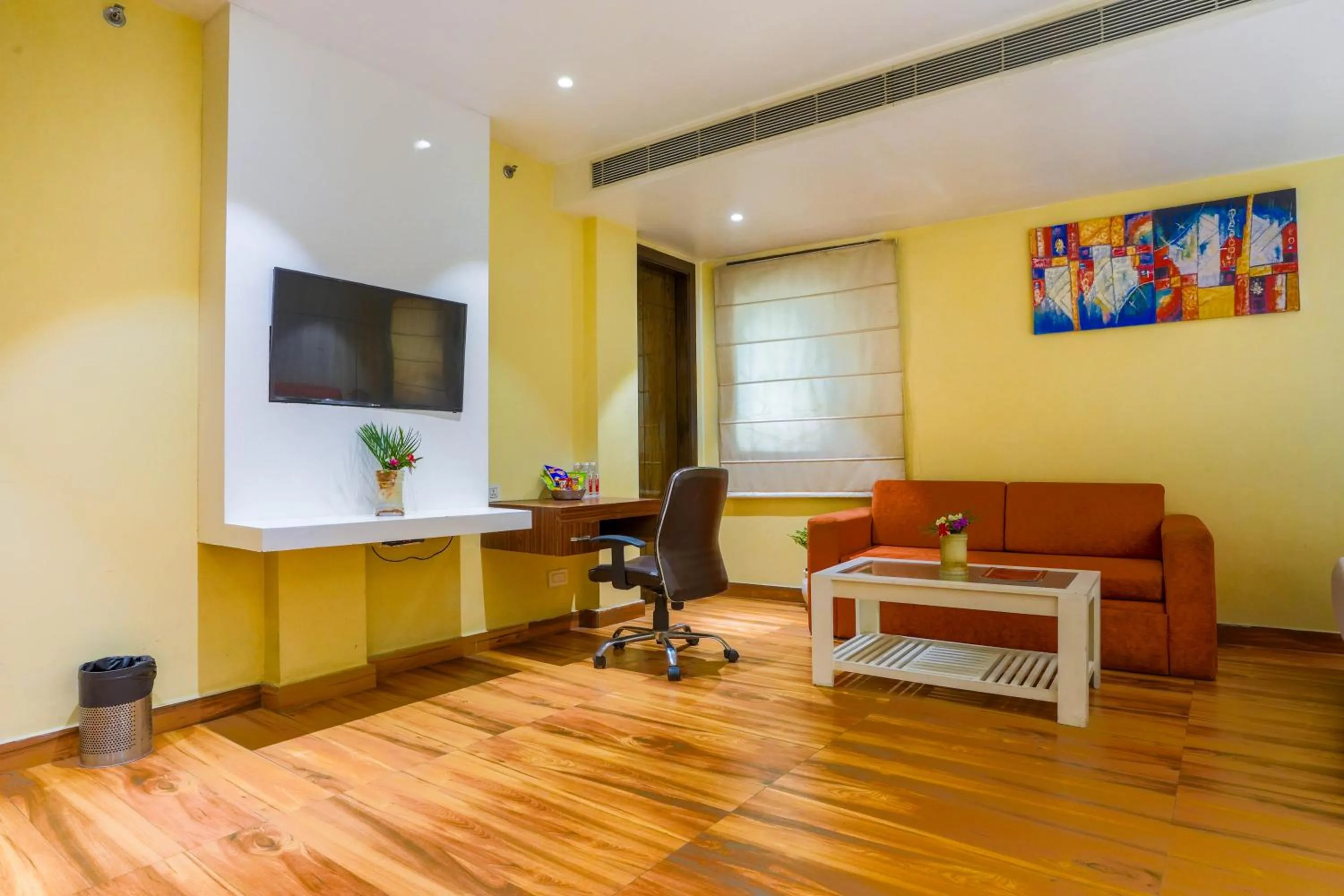 TV and multimedia in Stamps Golden Lagoon by Eight Continents - Opposite to Golden Temple