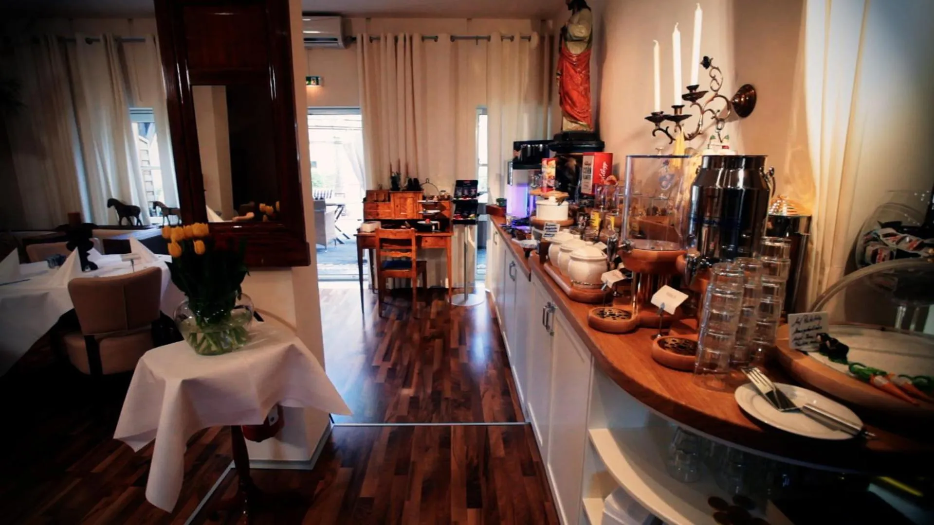 Restaurant/places to eat in Hotel und Gästehaus Will