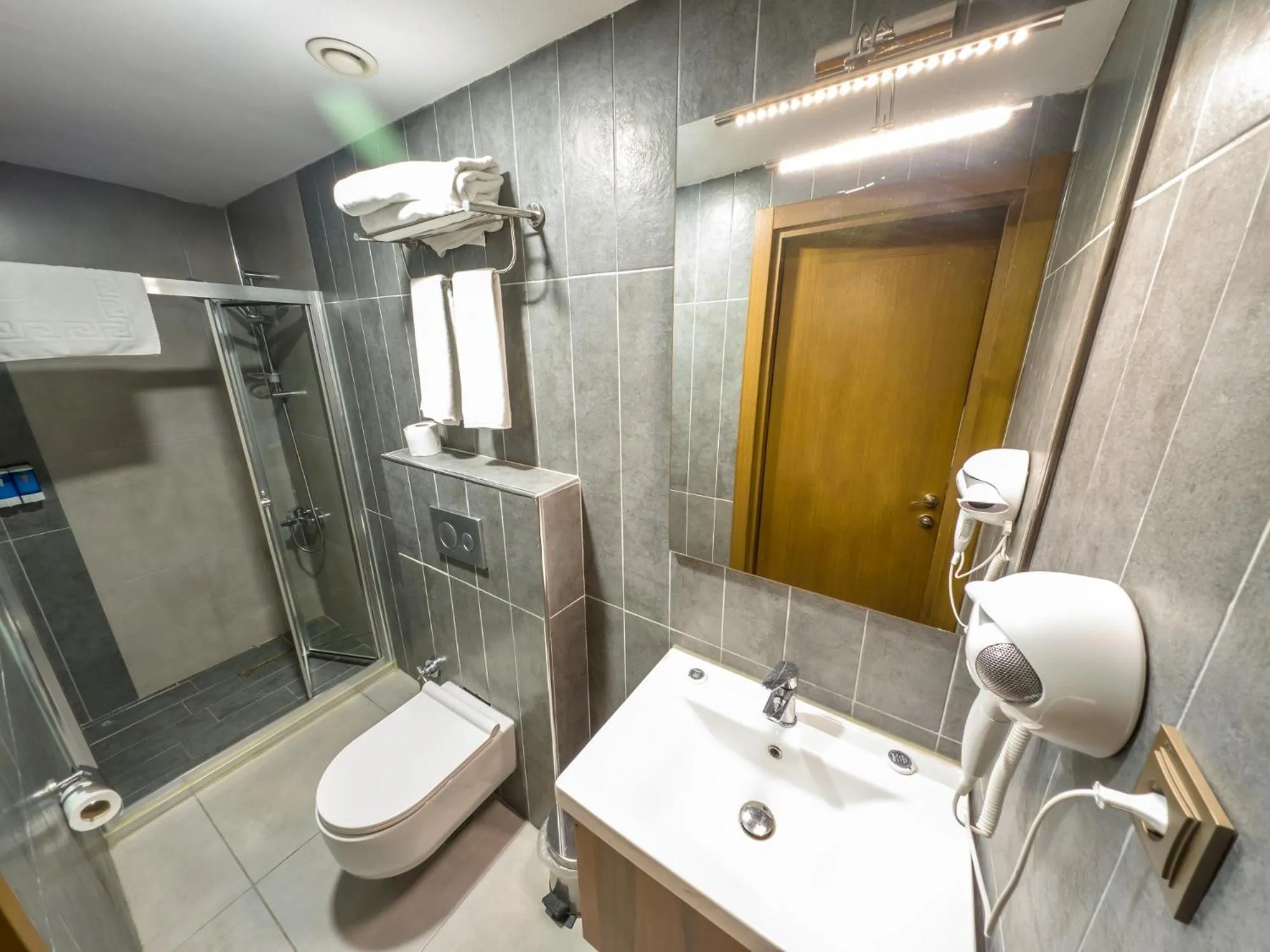 Shower in Istanbul Airport Express Hotel