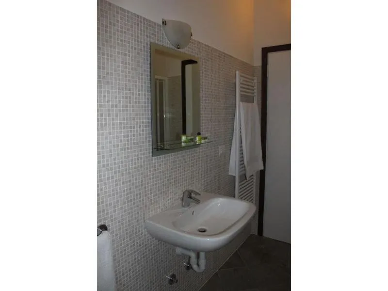 Bathroom in B&B Partenza Funivia