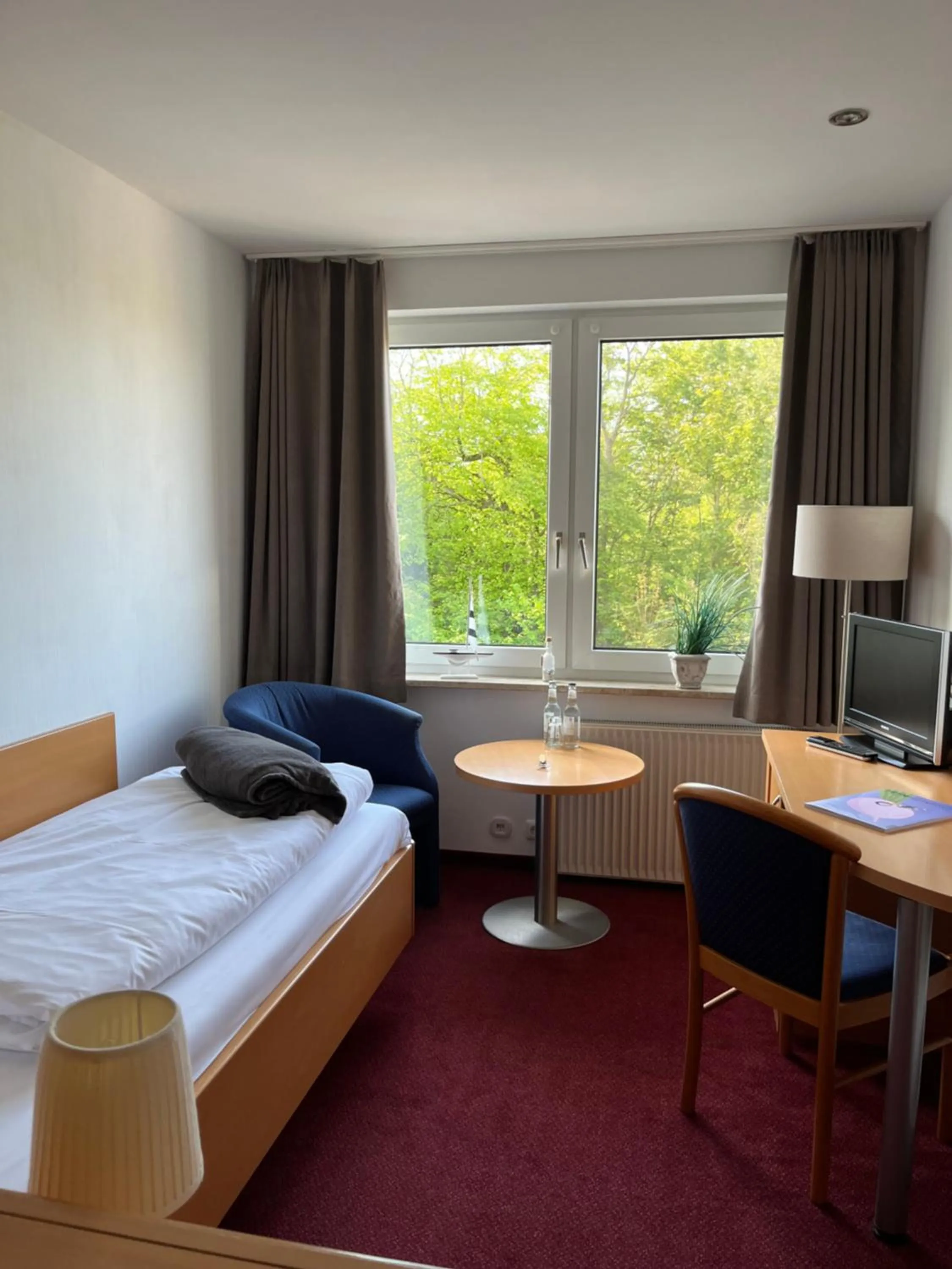 Bedroom, Bed in Kirchspielkrug Landhotel & Restaurant