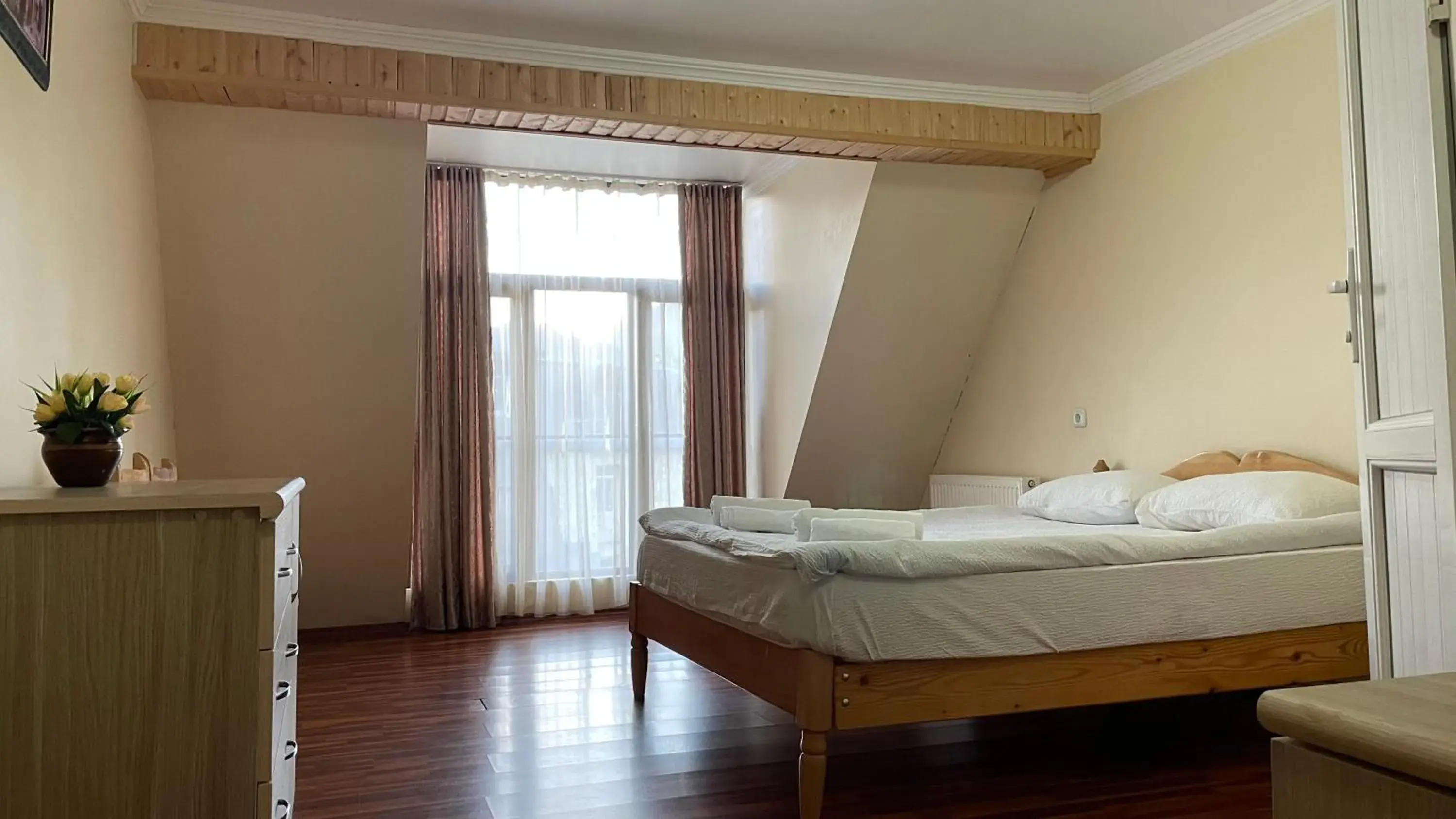 Double or Twin Room with Private Bathroom in Mestiatour Guest House Double or Twin Room with Private Bathroom in Mestiatour Guest House
