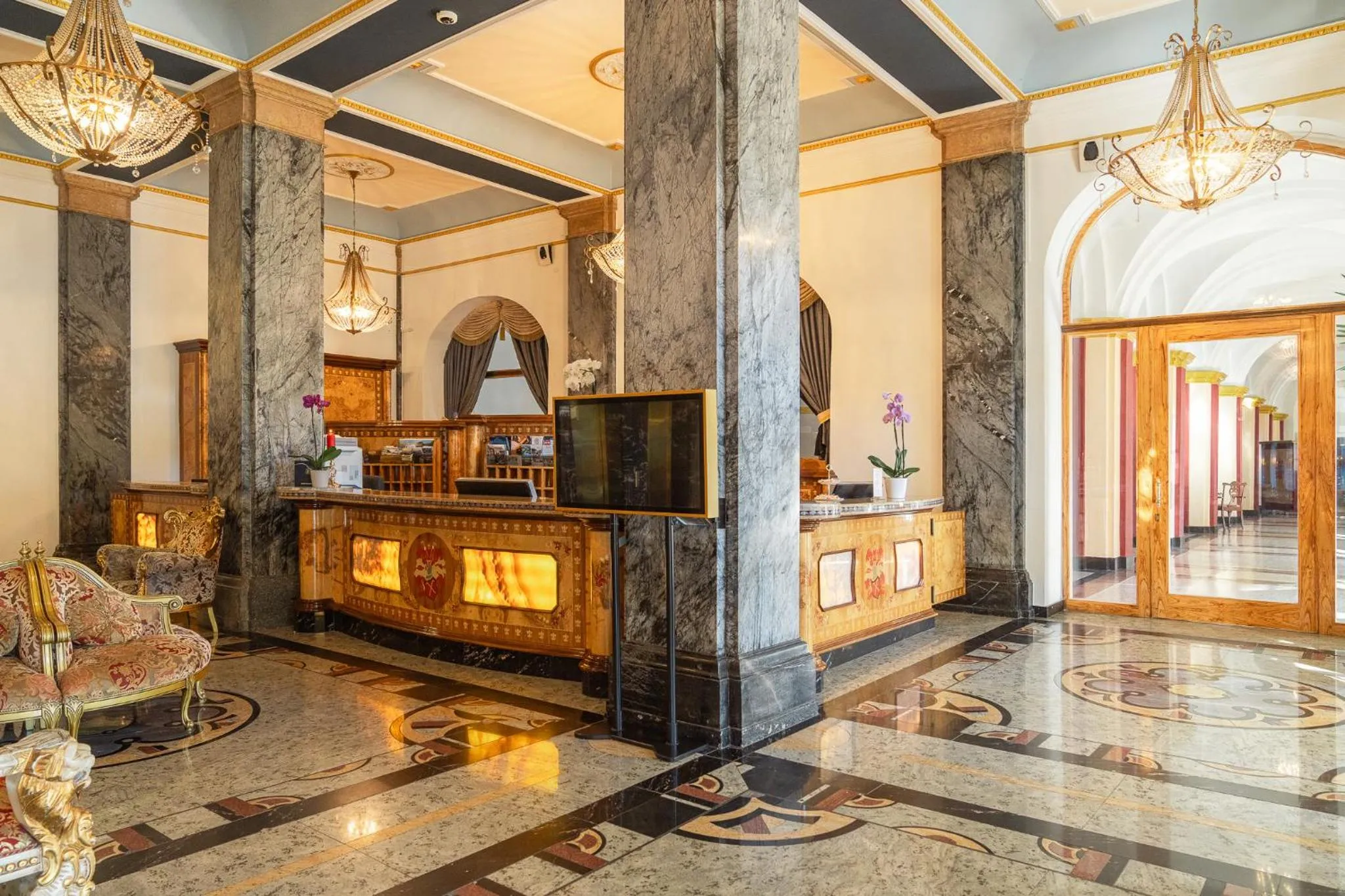 Facade/entrance in Häcker's Hotel