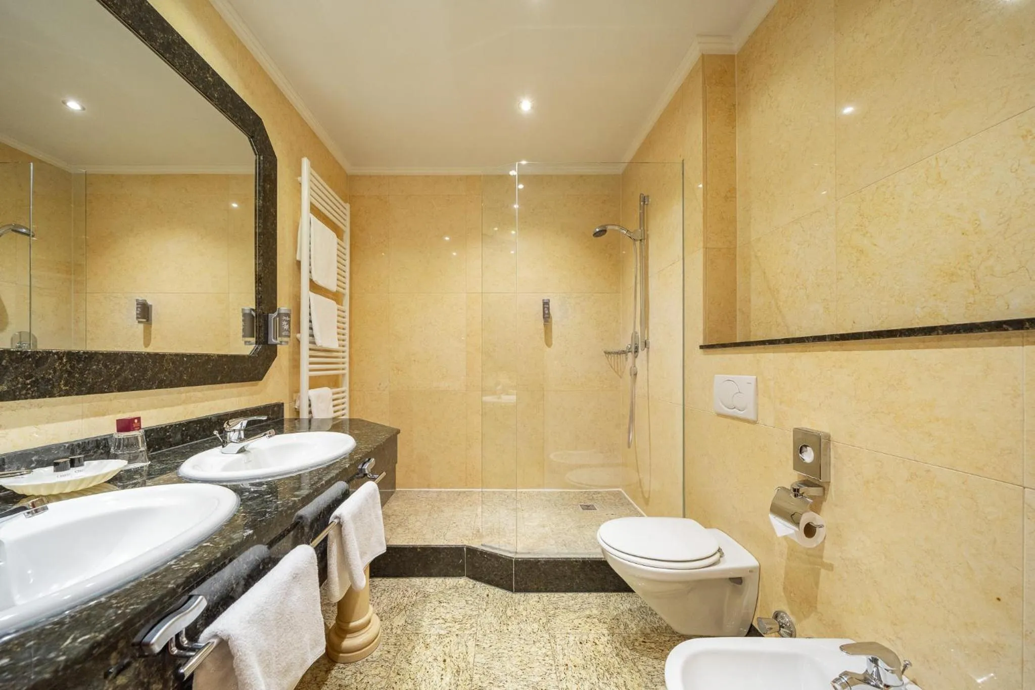 Bathroom in Häcker's Hotel