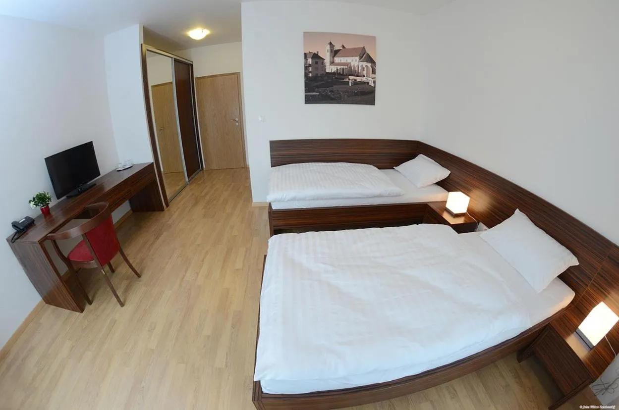 Photo of the whole room, Bed in Hotel Bélier