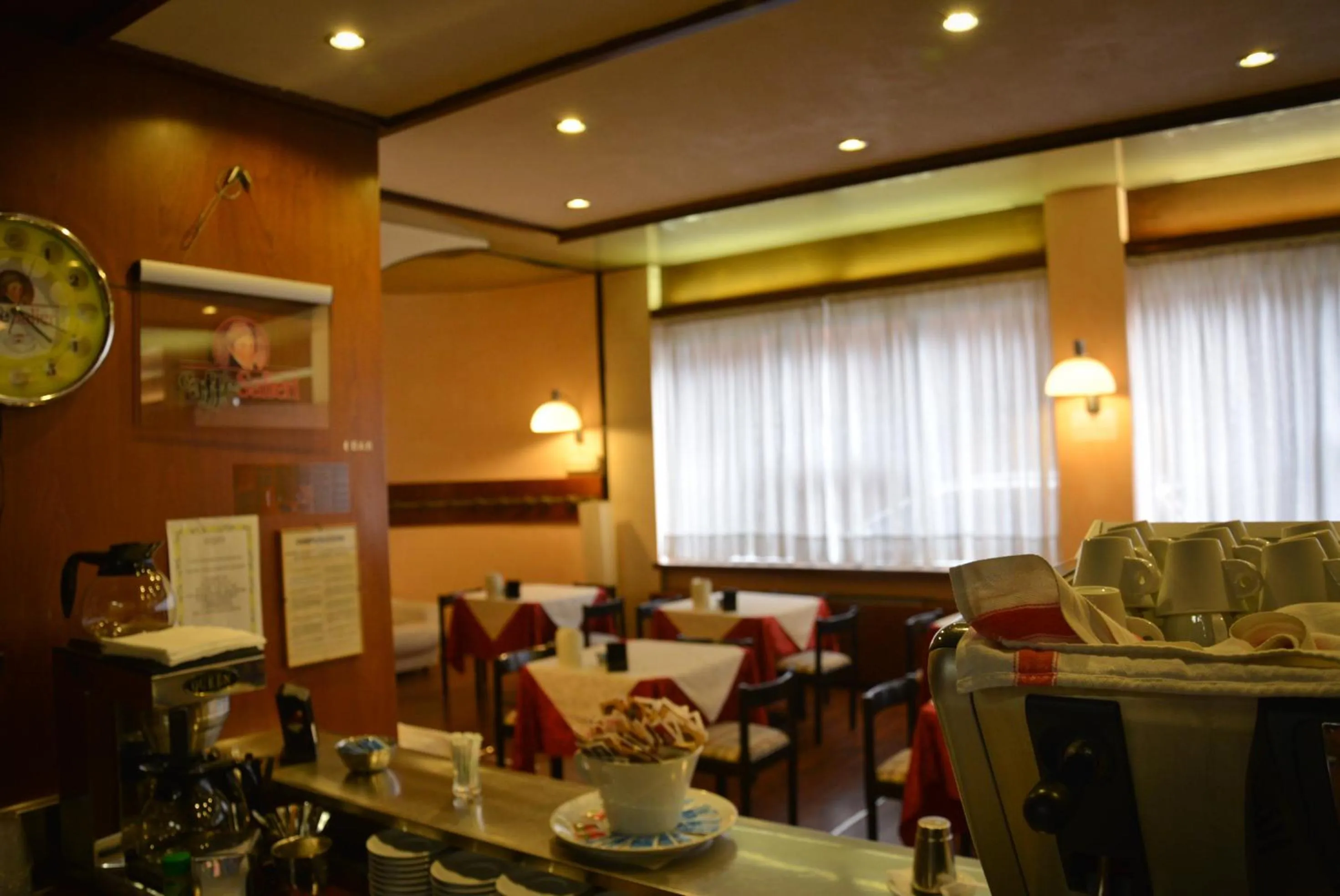 Restaurant/places to eat in Hotel Salieri
