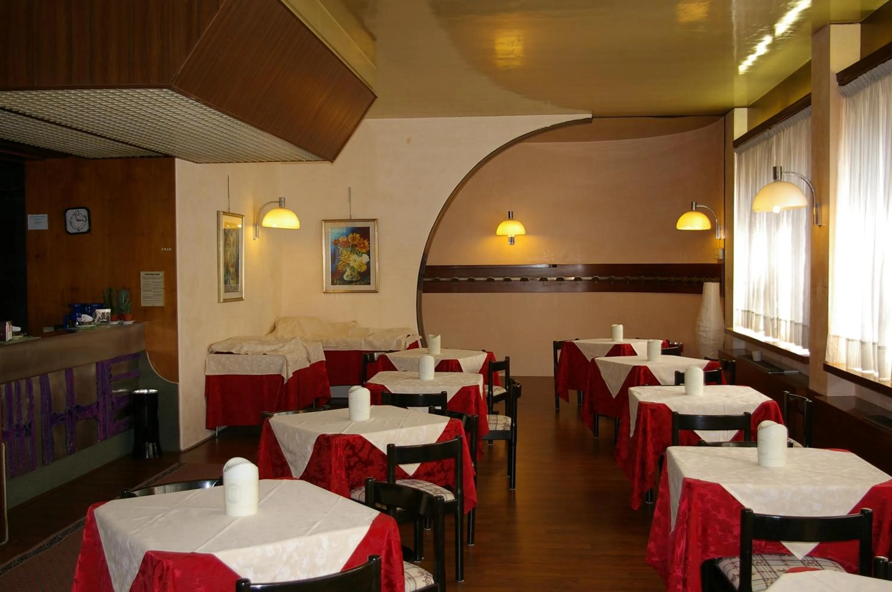 Restaurant/places to eat in Hotel Salieri