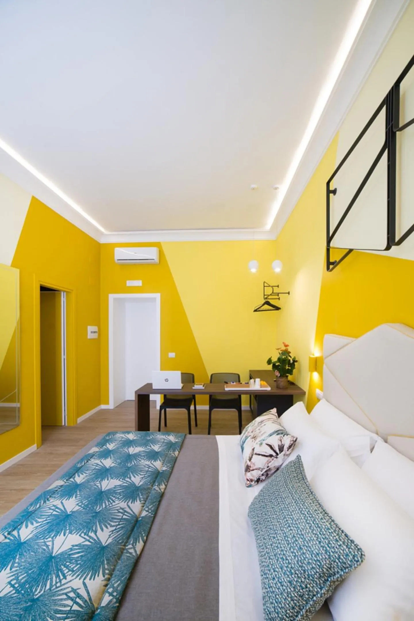 Photo of the whole room, Bed in Mediterra