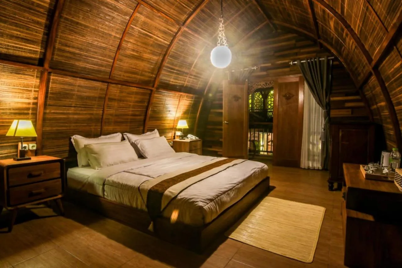 Bed in Khanaya Hotel Borobudur