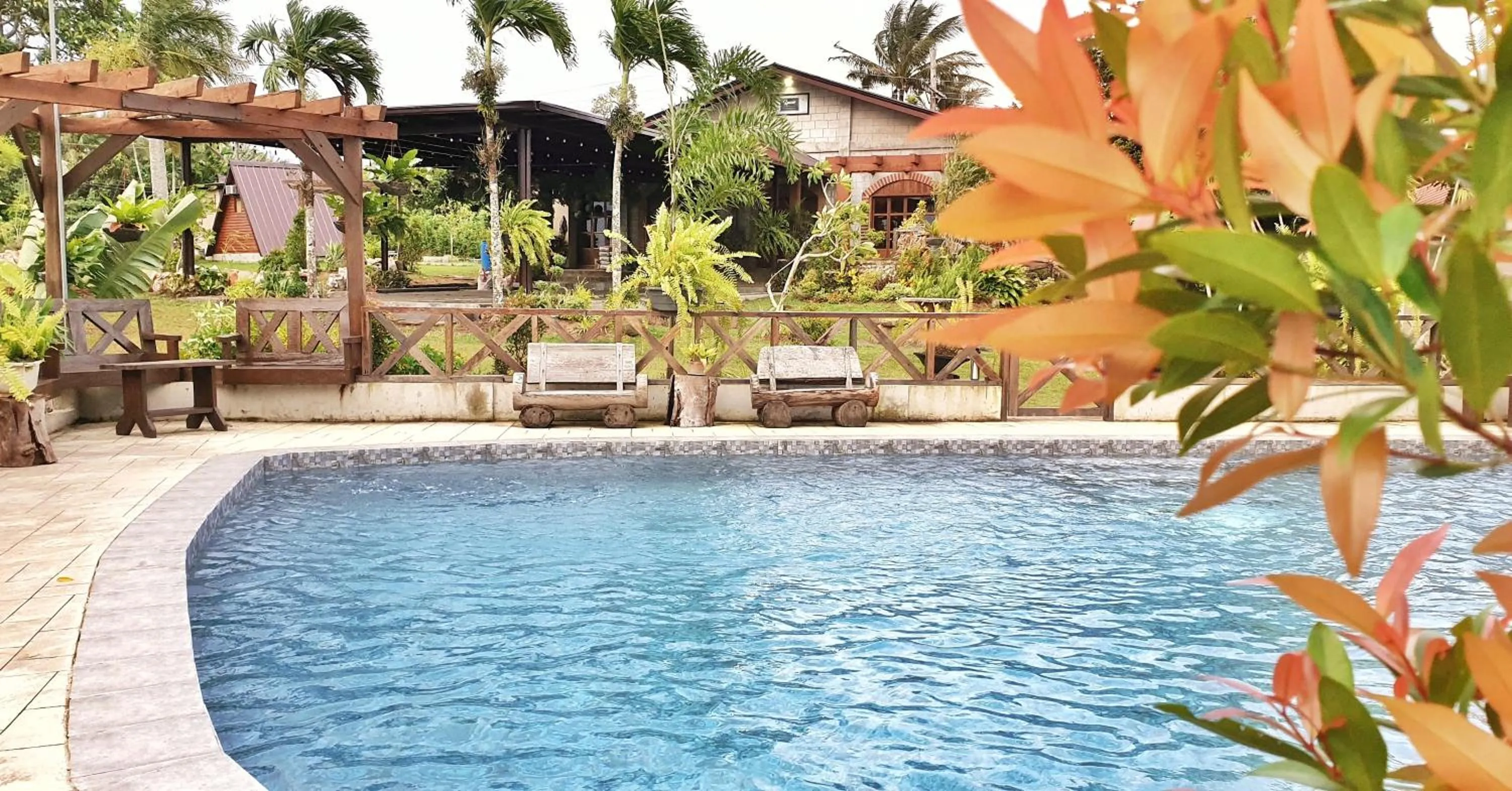 Swimming pool in Spacio Caliraya Bed & Breakfast
