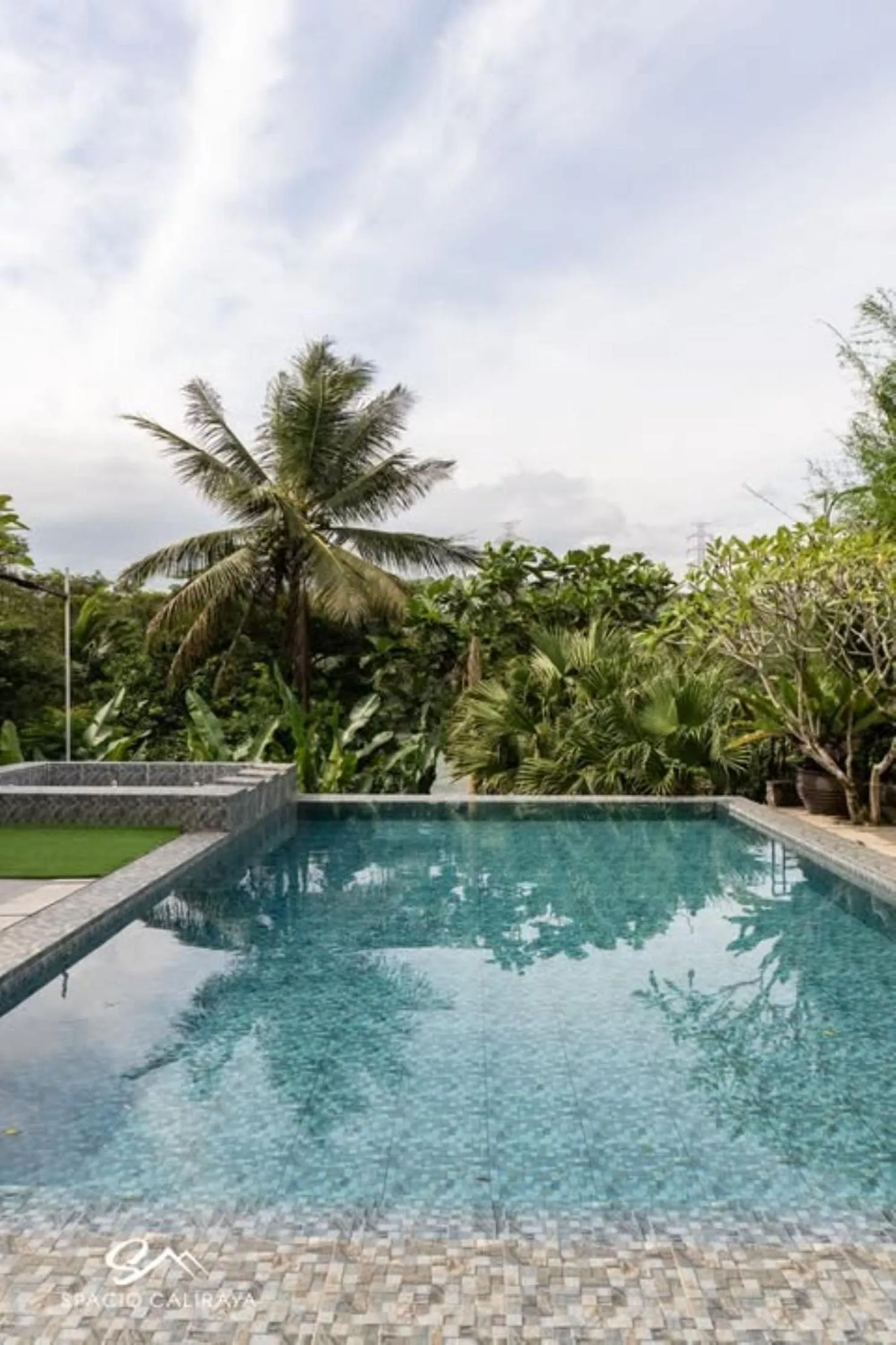 Garden in Spacio Caliraya Bed & Breakfast