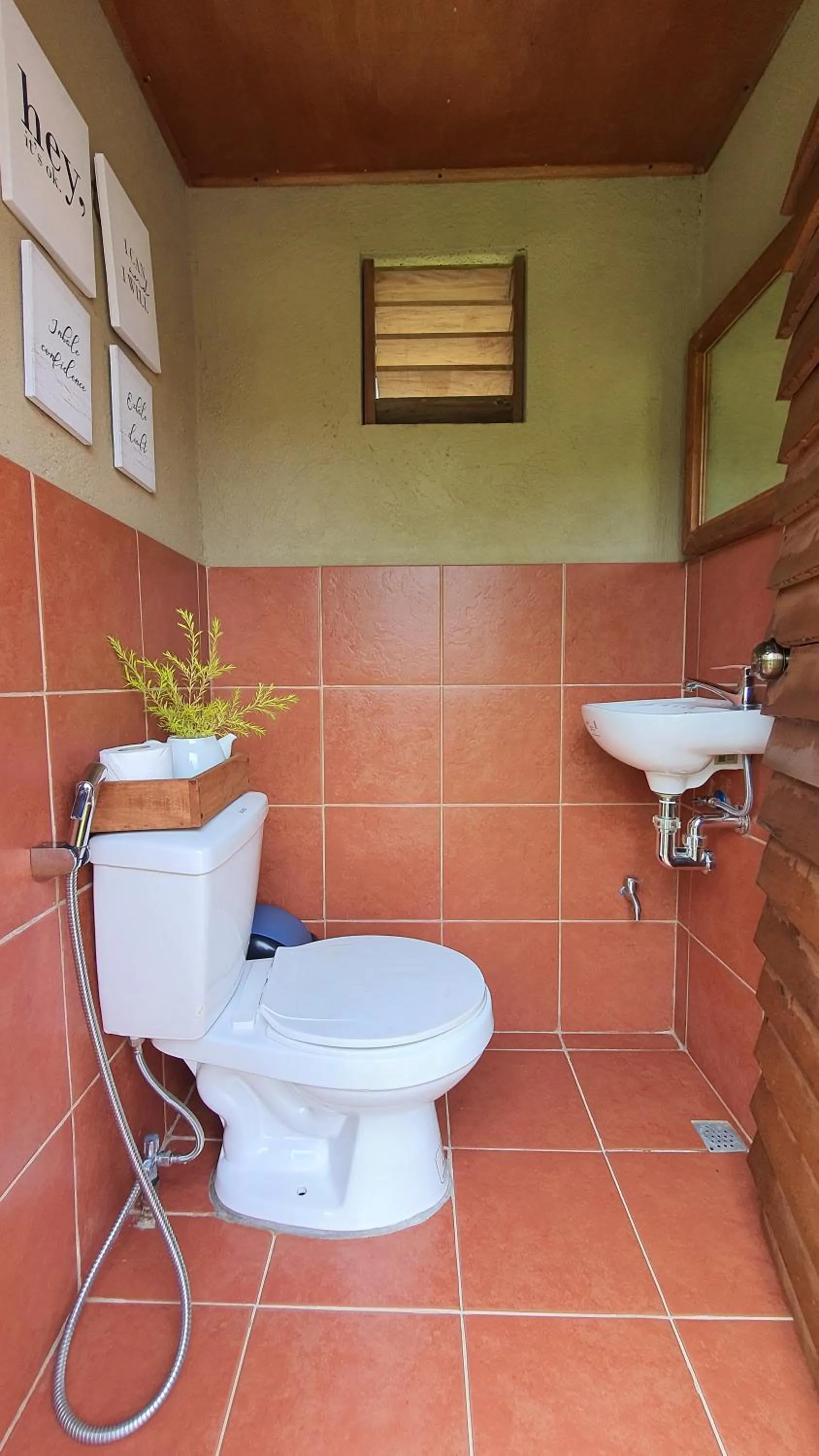 Toilet in Spacio Caliraya Bed & Breakfast