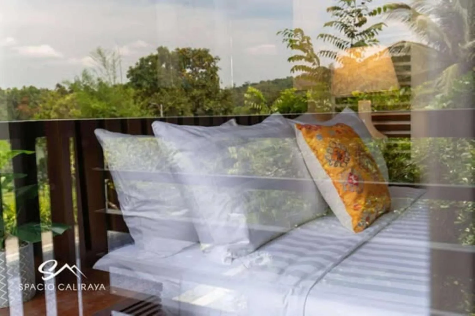 Bed in Spacio Caliraya Bed & Breakfast