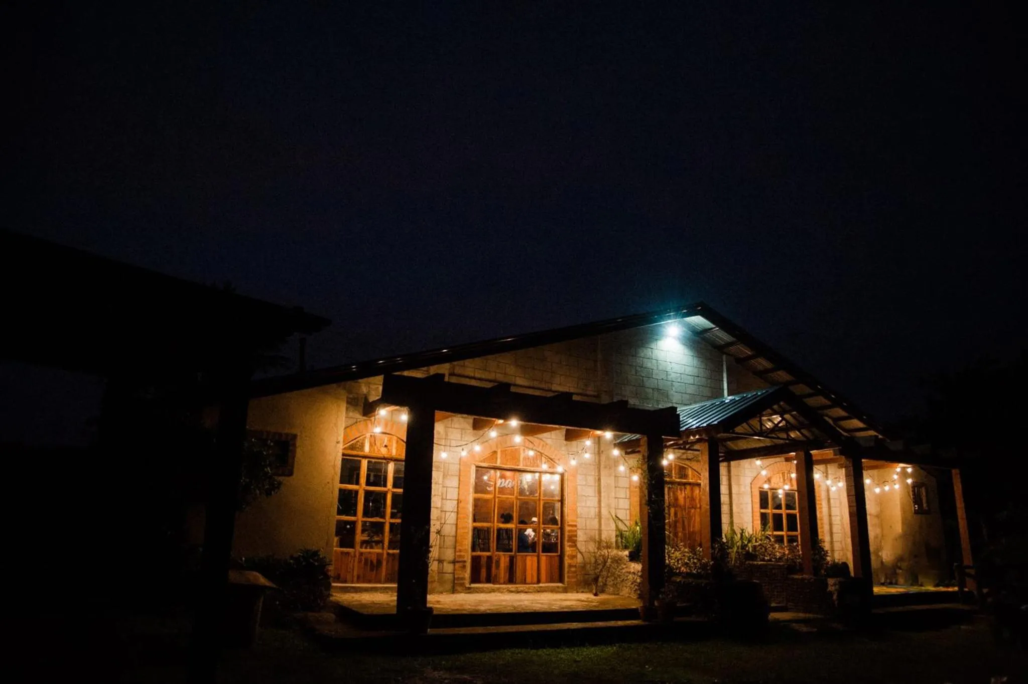 Property building in Spacio Caliraya Bed & Breakfast