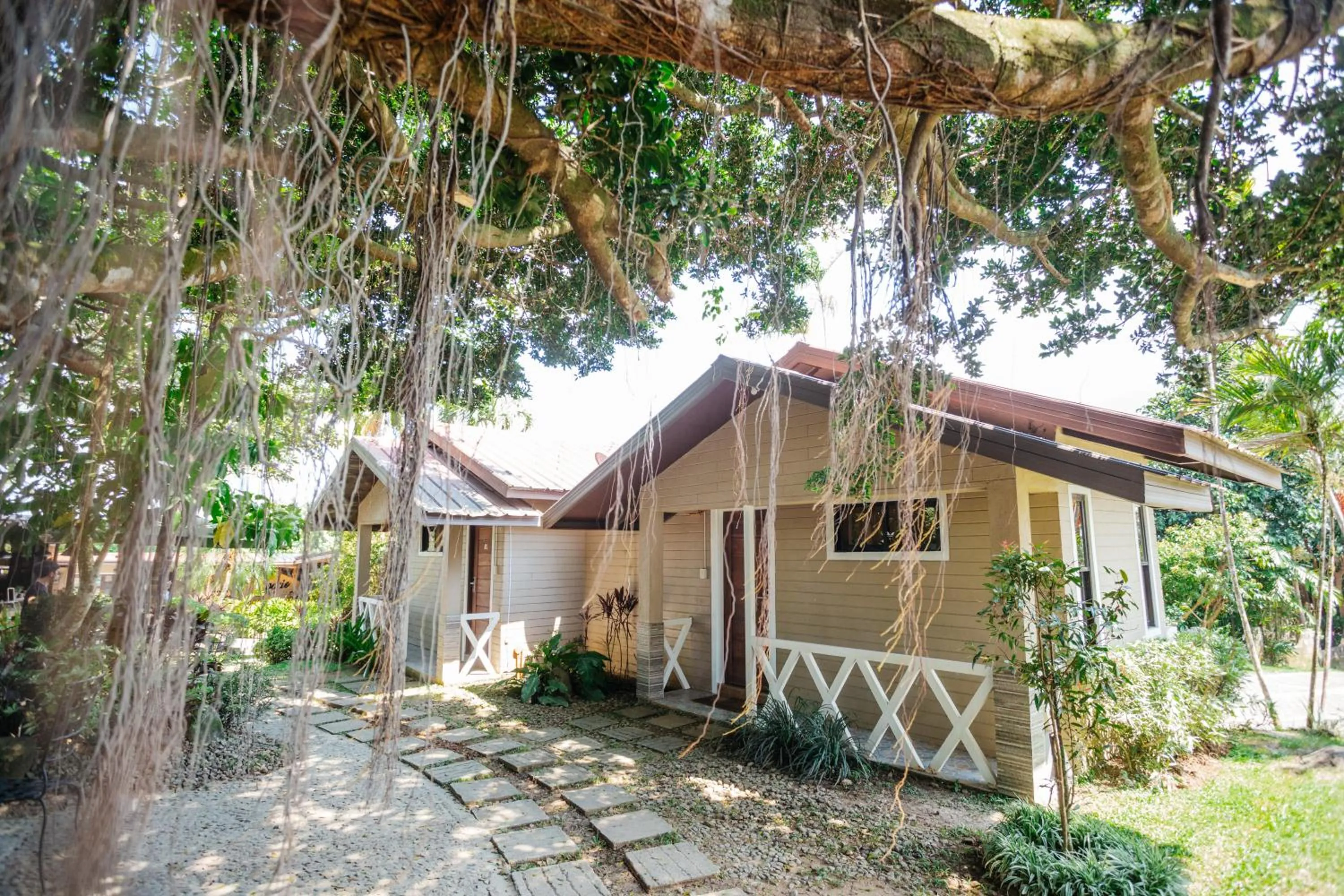 Property building in Spacio Caliraya Bed & Breakfast