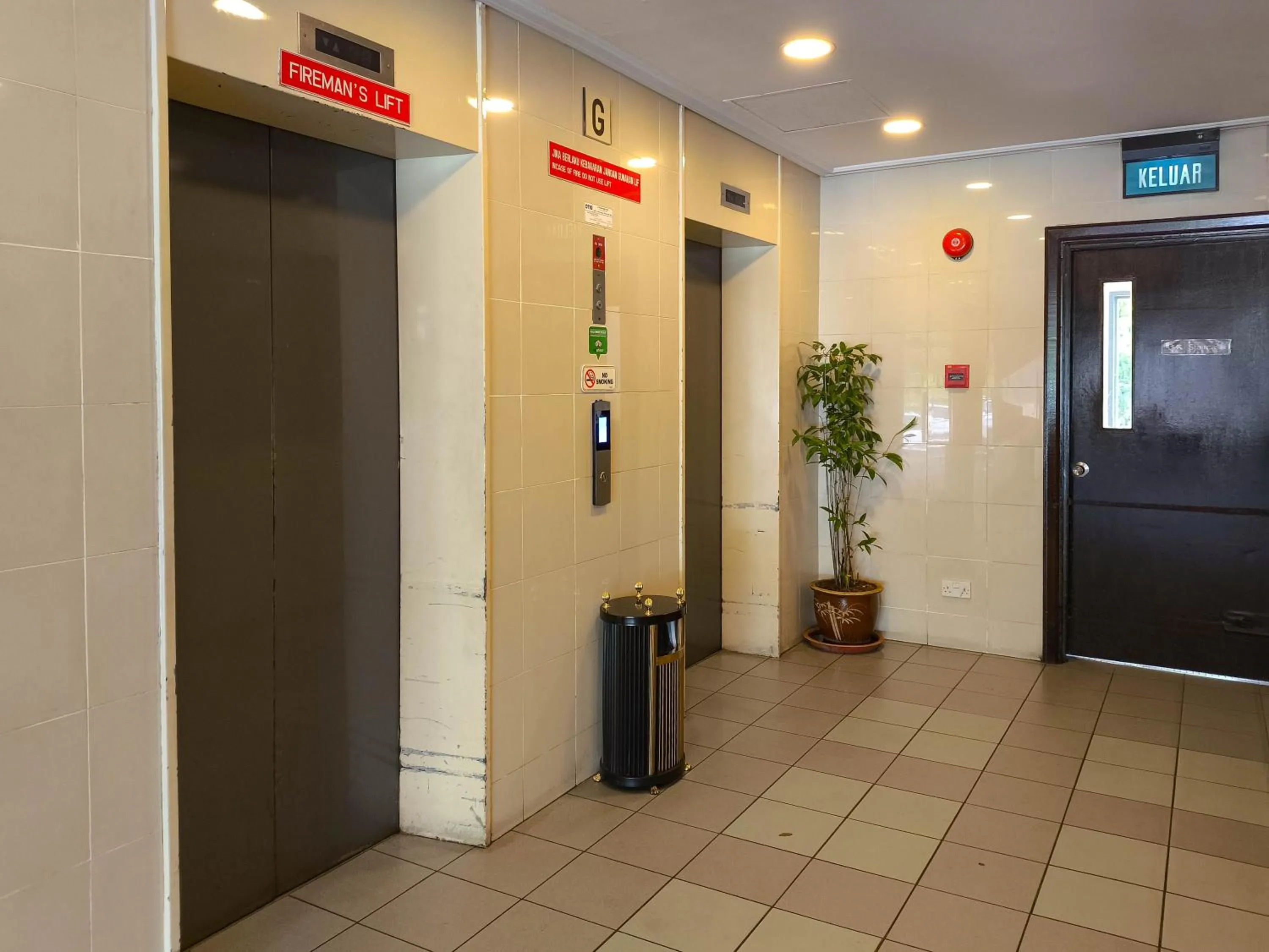 elevator in Jubilee Hotel