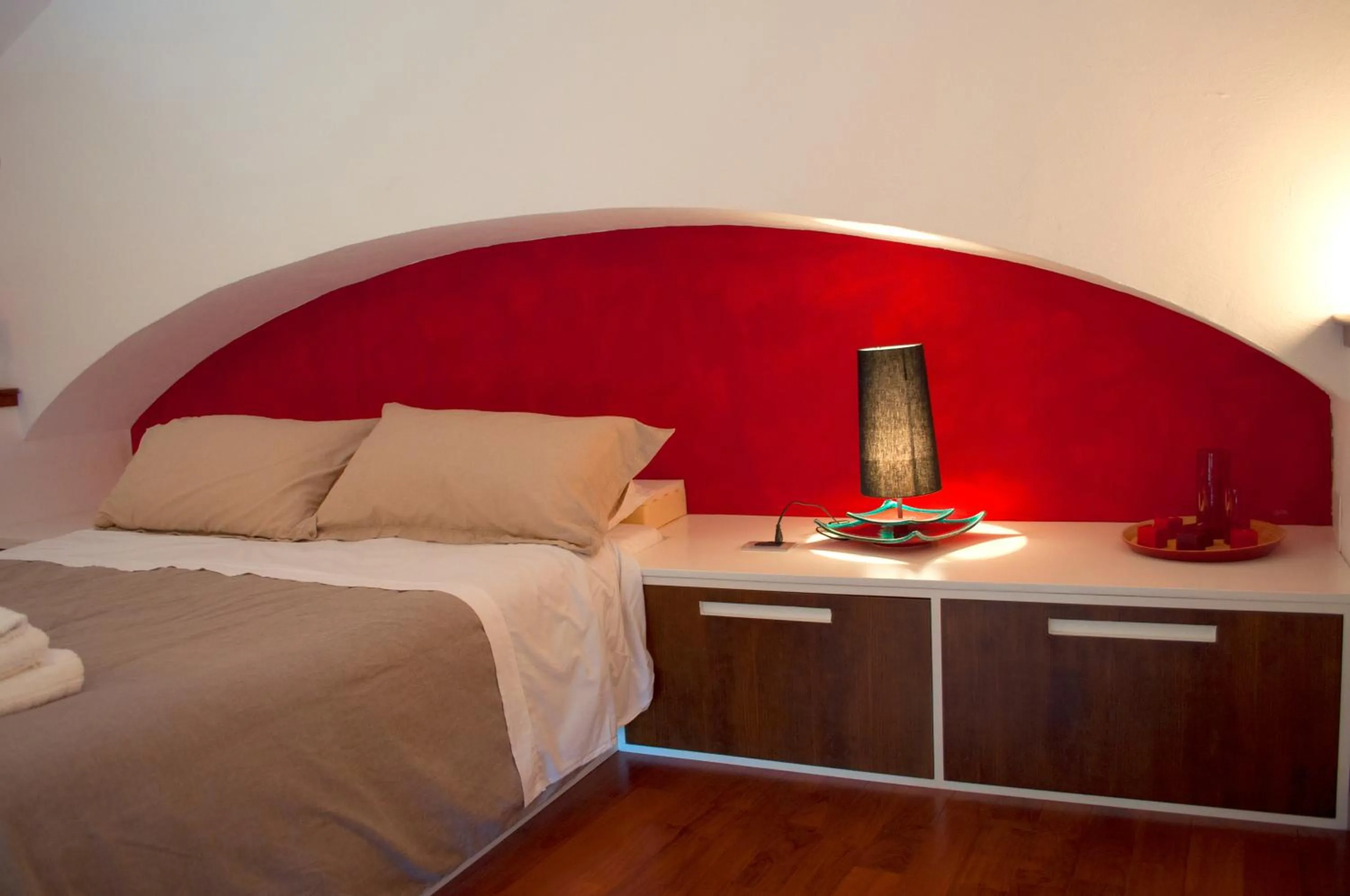 Decorative detail, Bed in Residence Zelzar