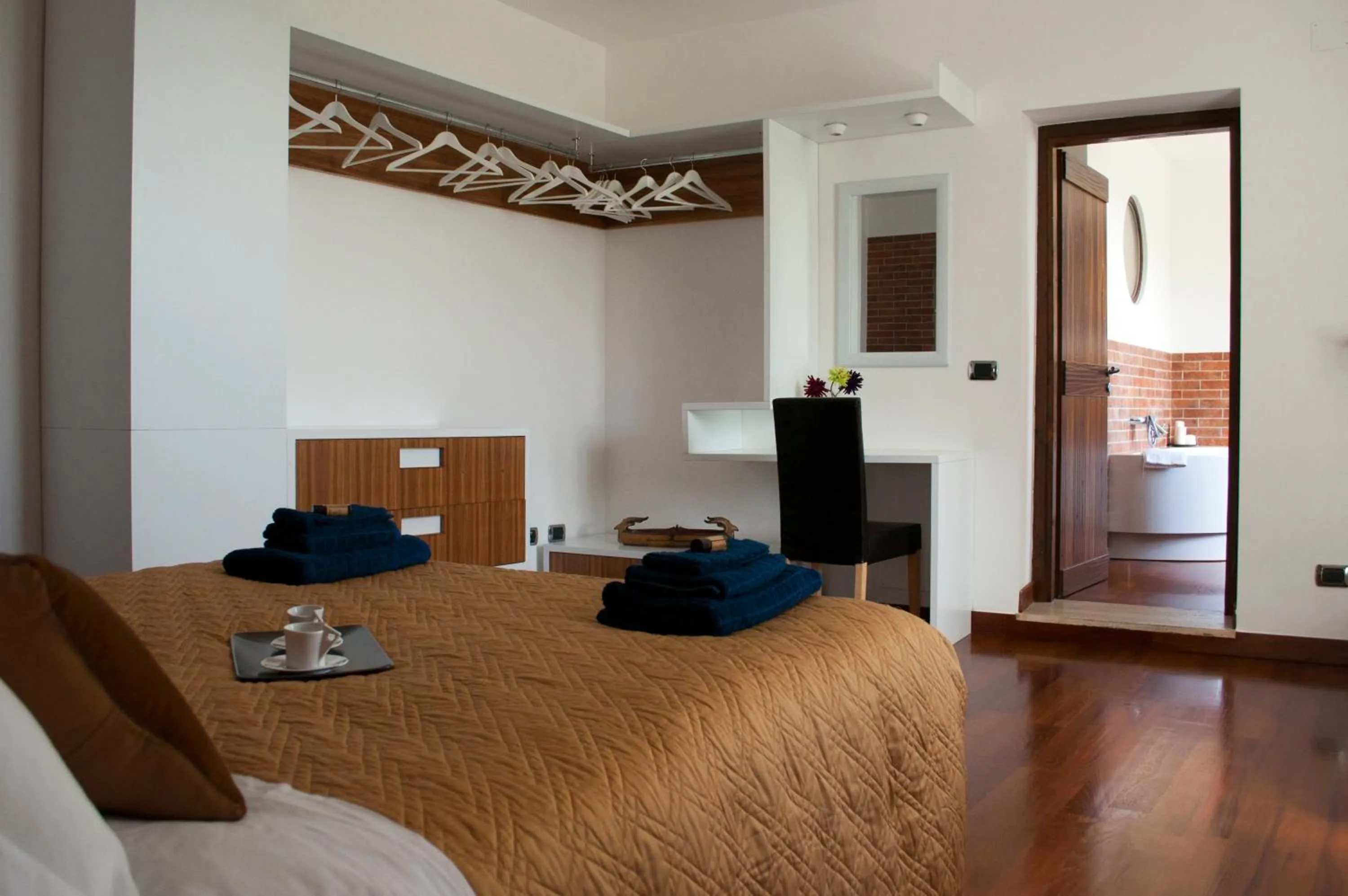 Photo of the whole room, Bed in Residence Zelzar