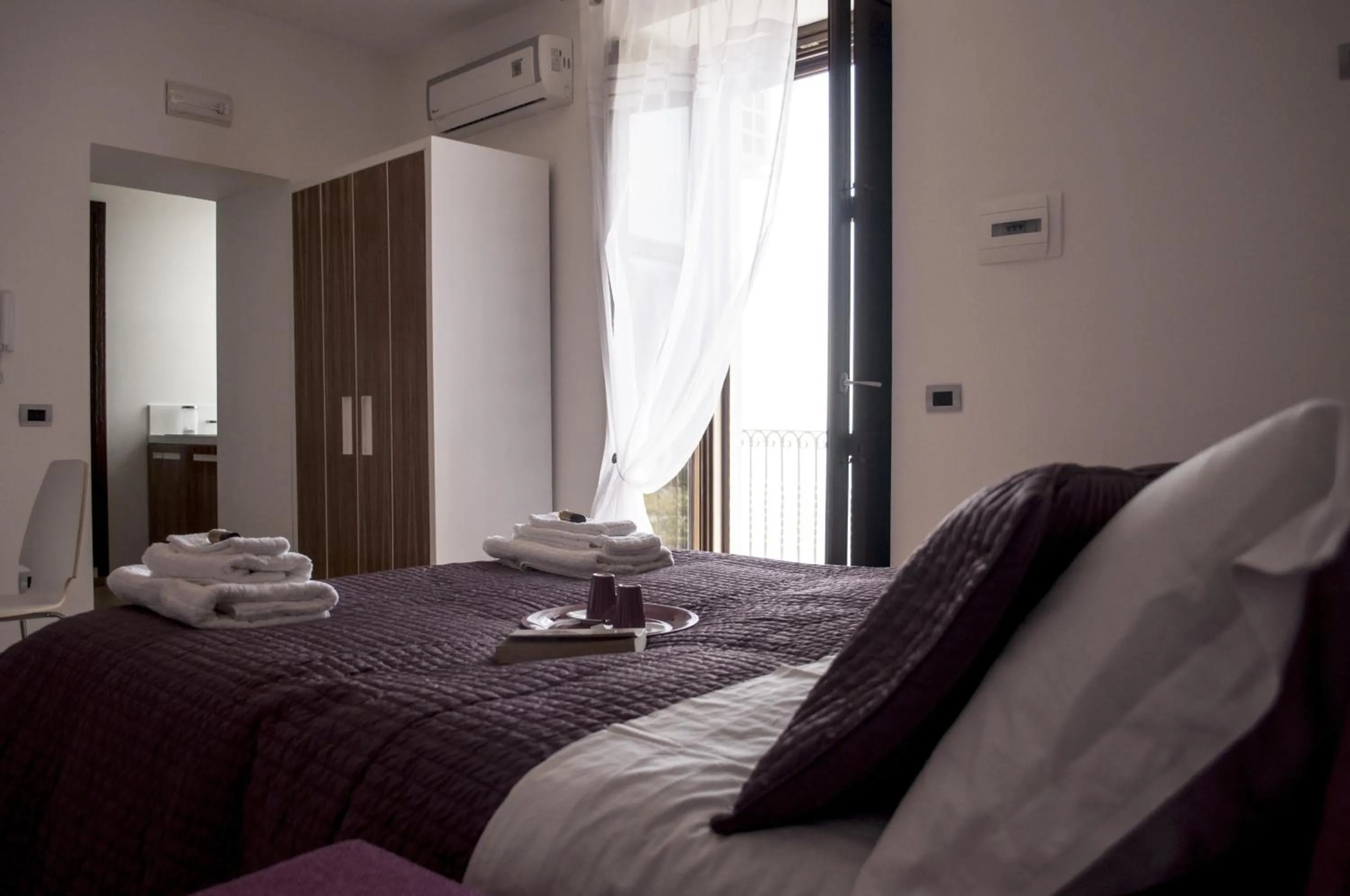 Photo of the whole room, Bed in Residence Zelzar