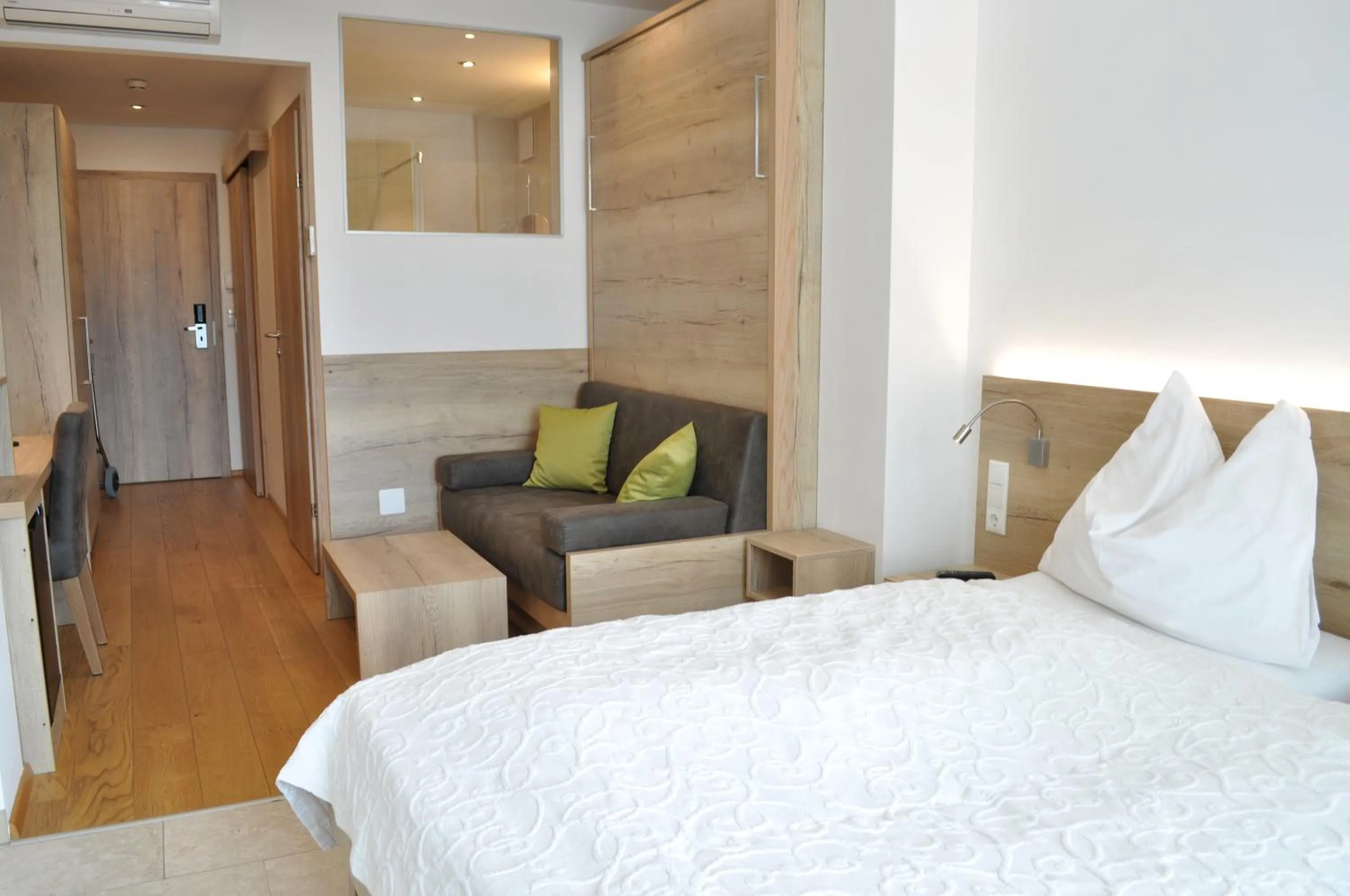 Photo of the whole room, Bed in Seehotel Herlinde