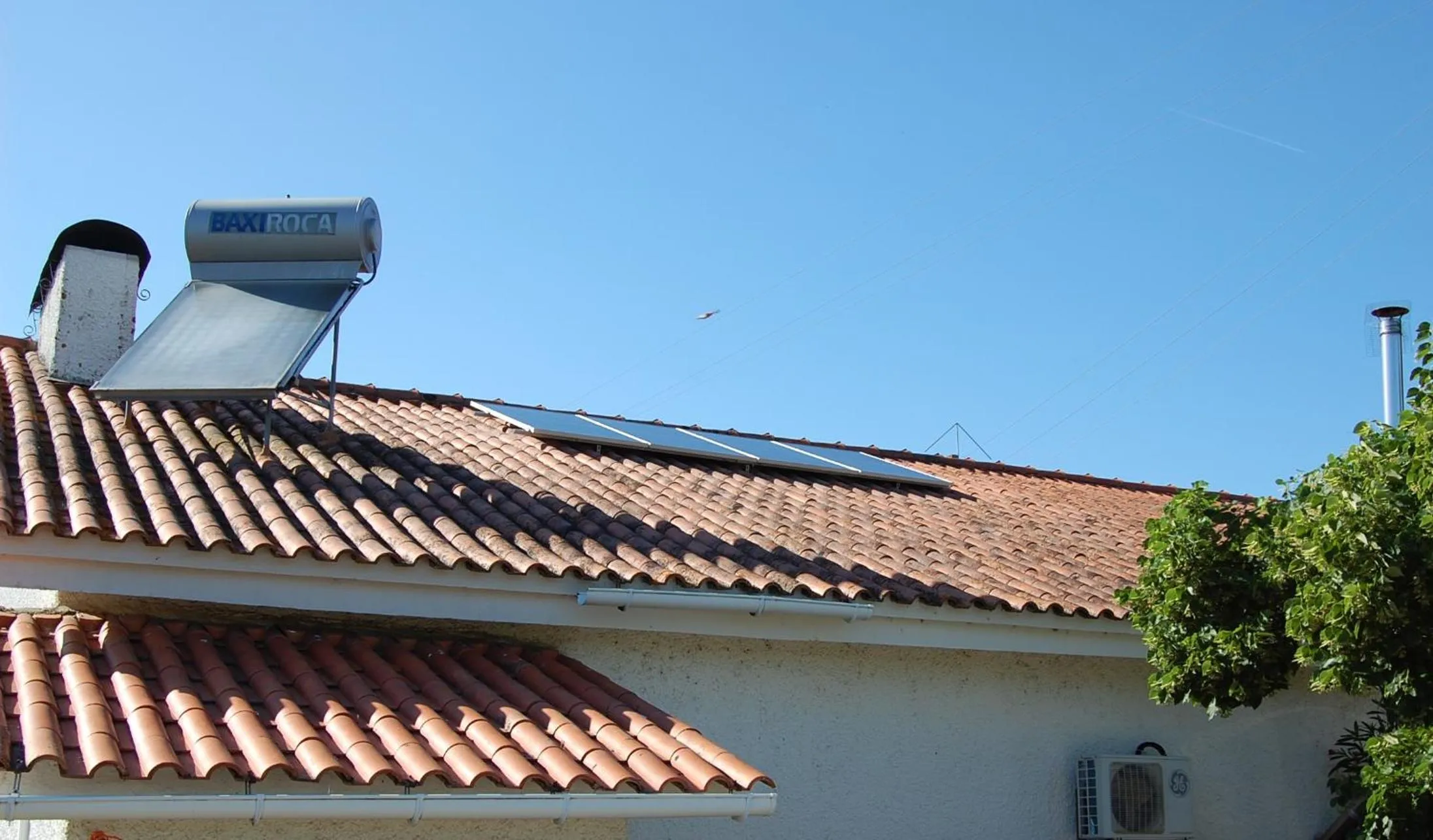 Property building in AmendoeirasHouse-SustainableLiving