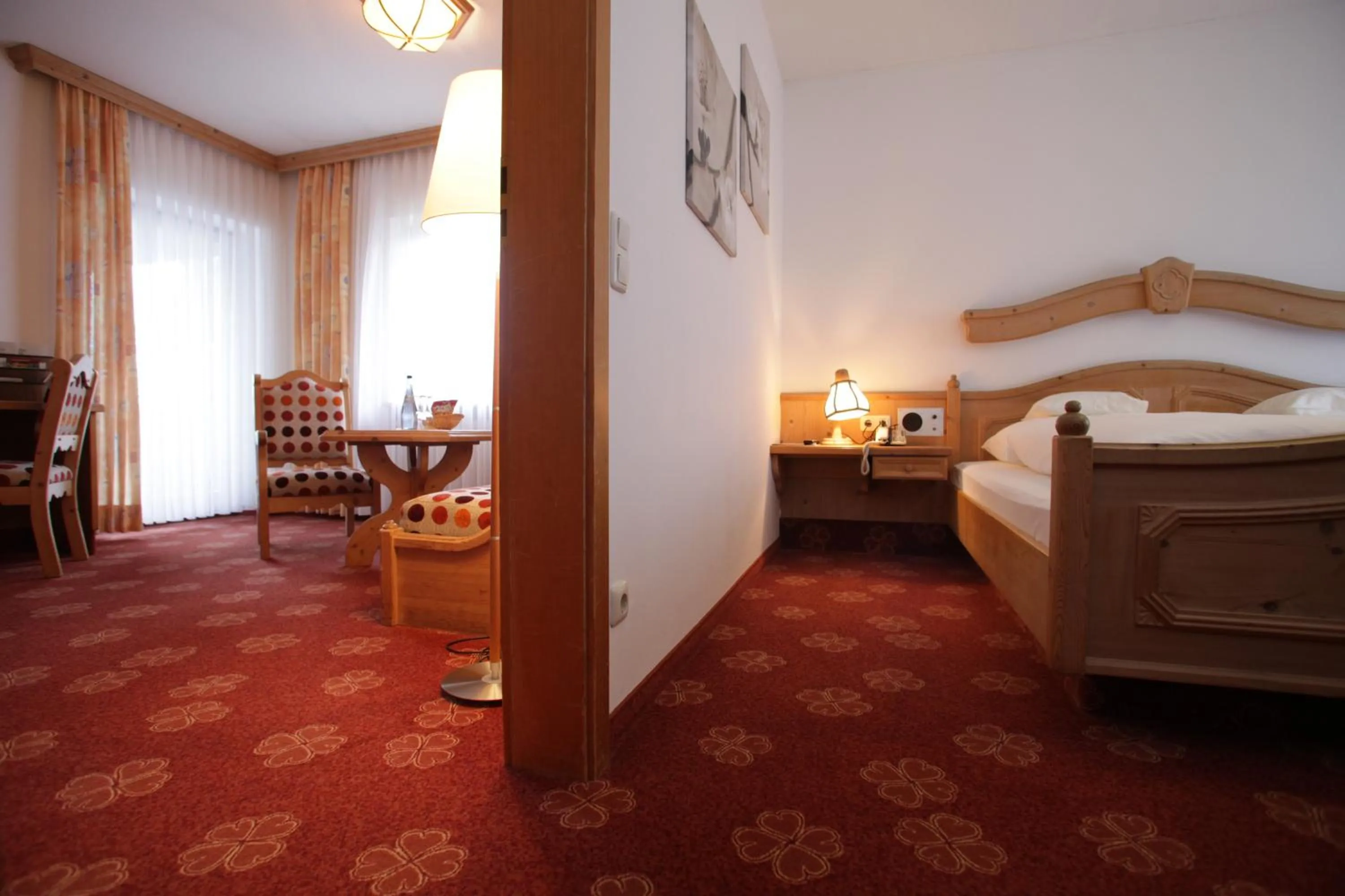 Living room, Bed in Landidyll Hotel Zum Alten Schloss