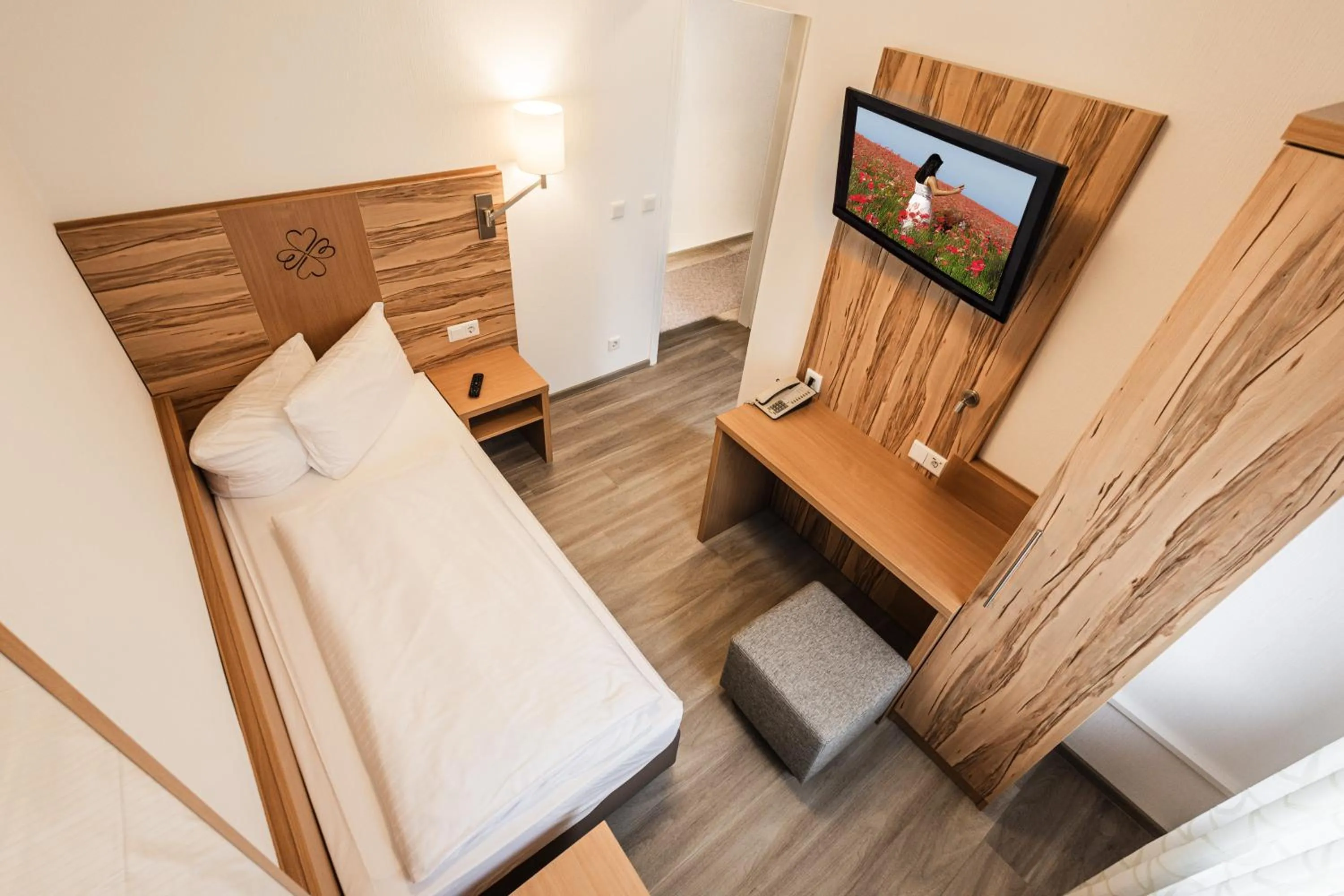 Bed in Landidyll Hotel Zum Alten Schloss