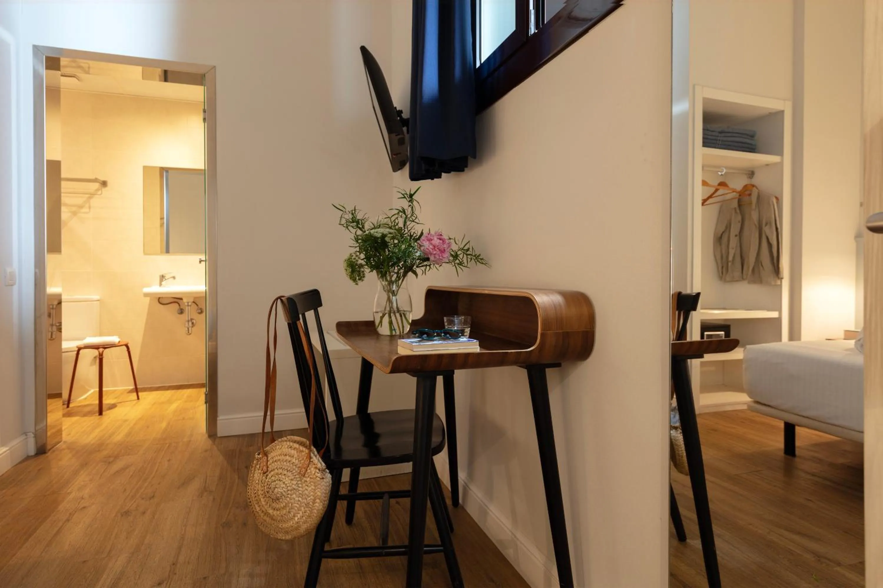 furniture in Som Nit Born