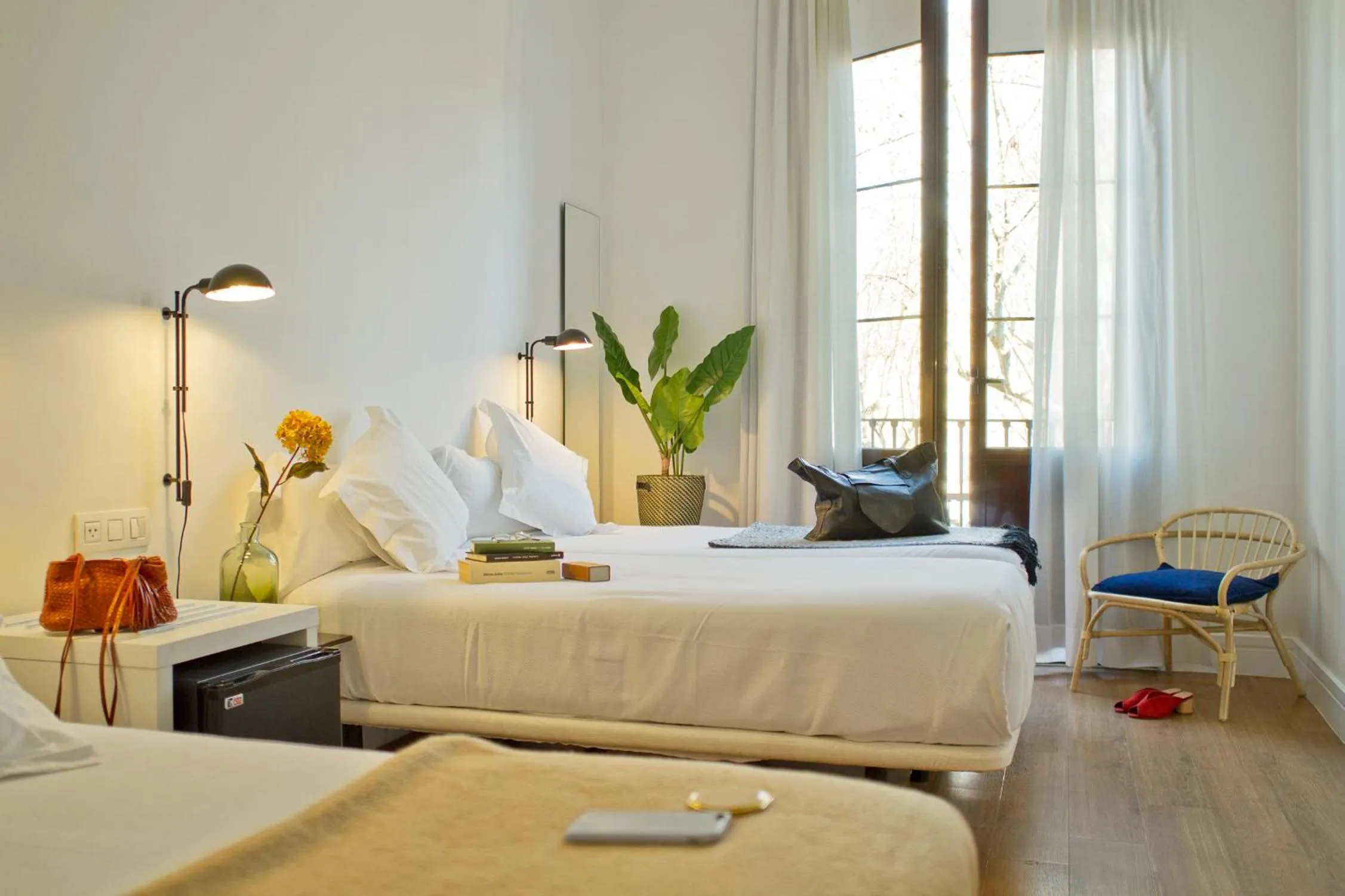 Photo of the whole room, Bed in Som Nit Born