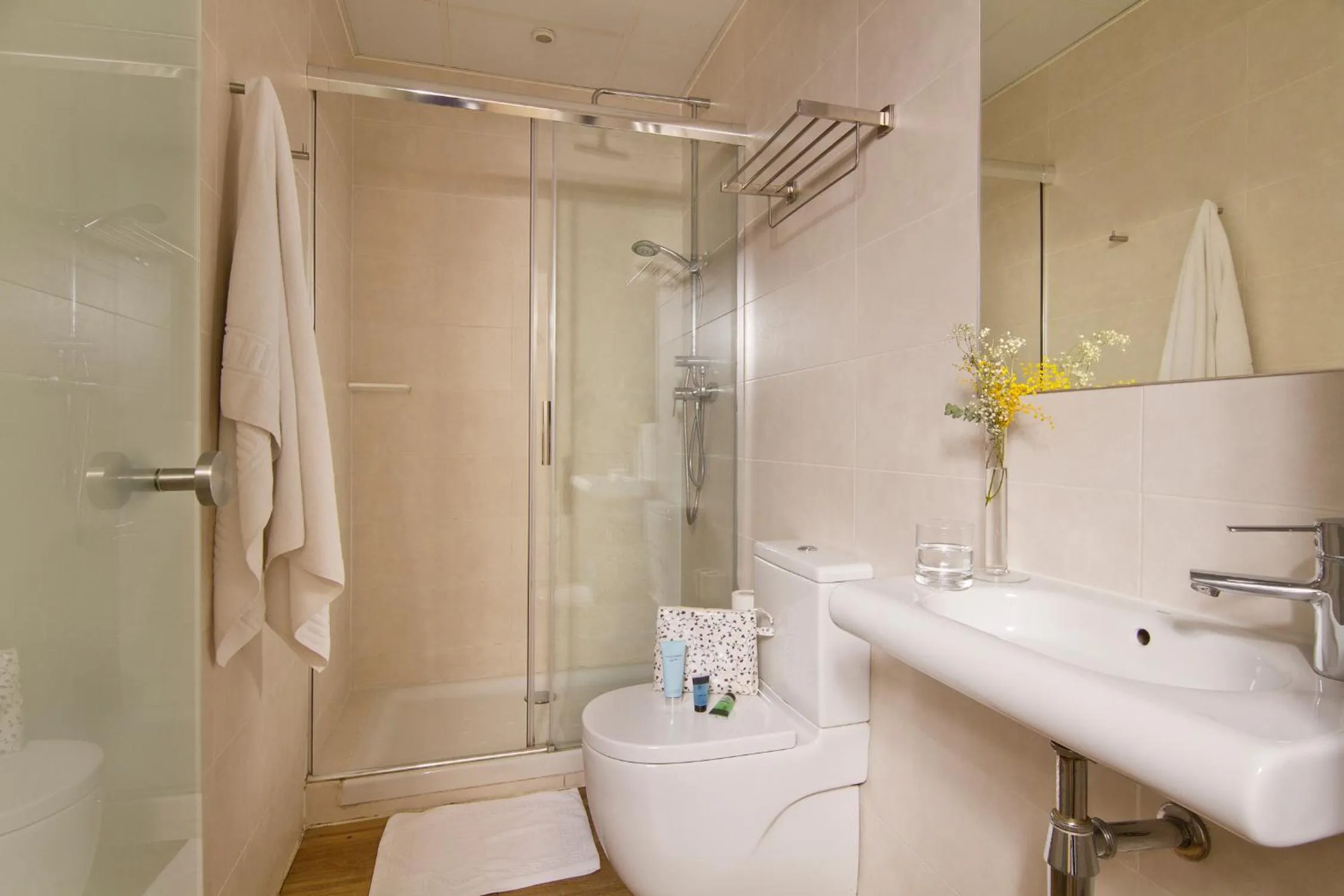 Bathroom in Som Nit Born