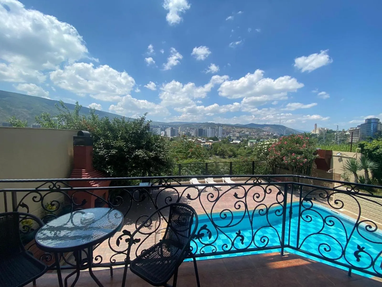 Pool view in Hotel RichI G A