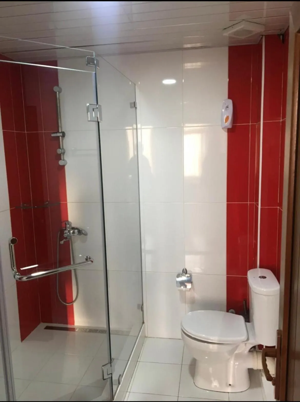 Shower in Hotel RichI G A
