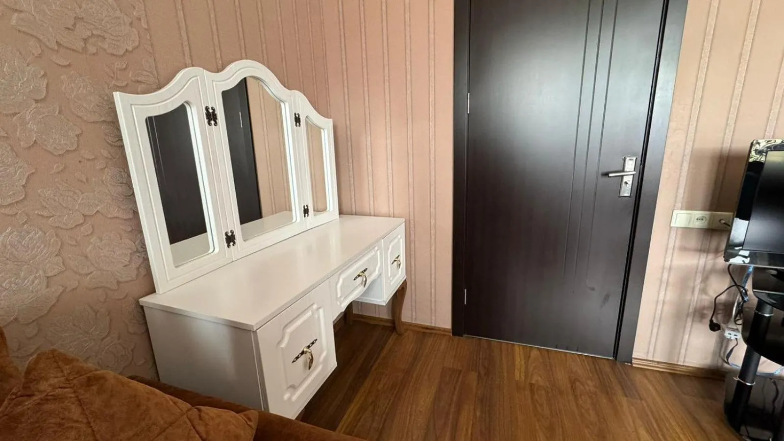 wardrobe in Hotel RichI G A