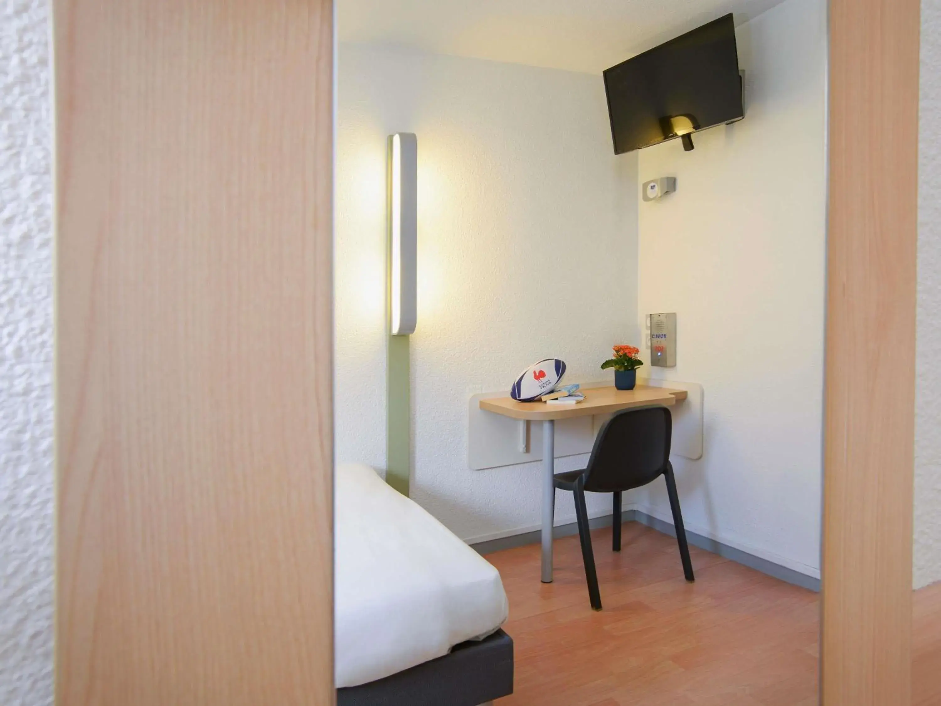 Bedroom, Bed in ibis budget Toulouse Centre Gare Bedroom, Bed in ibis budget Toulouse Centre Gare