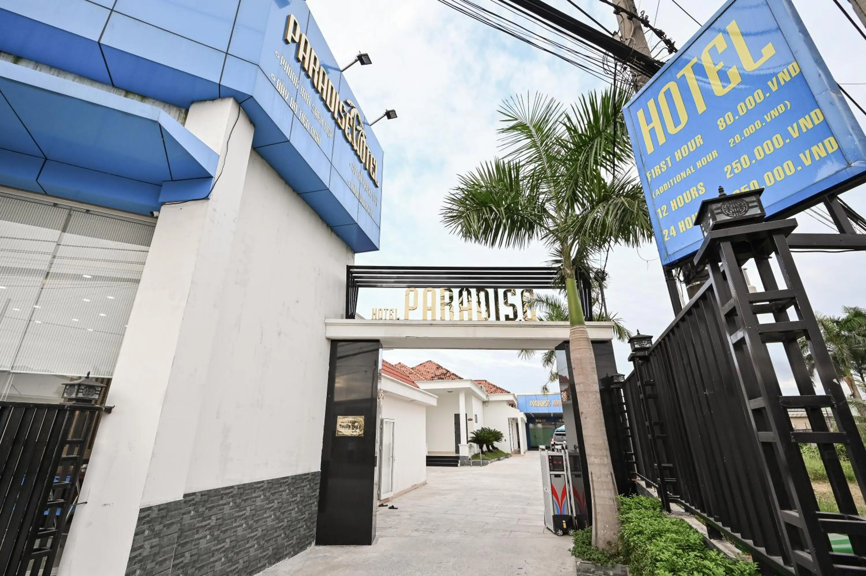 Property building in Paradise Hotel