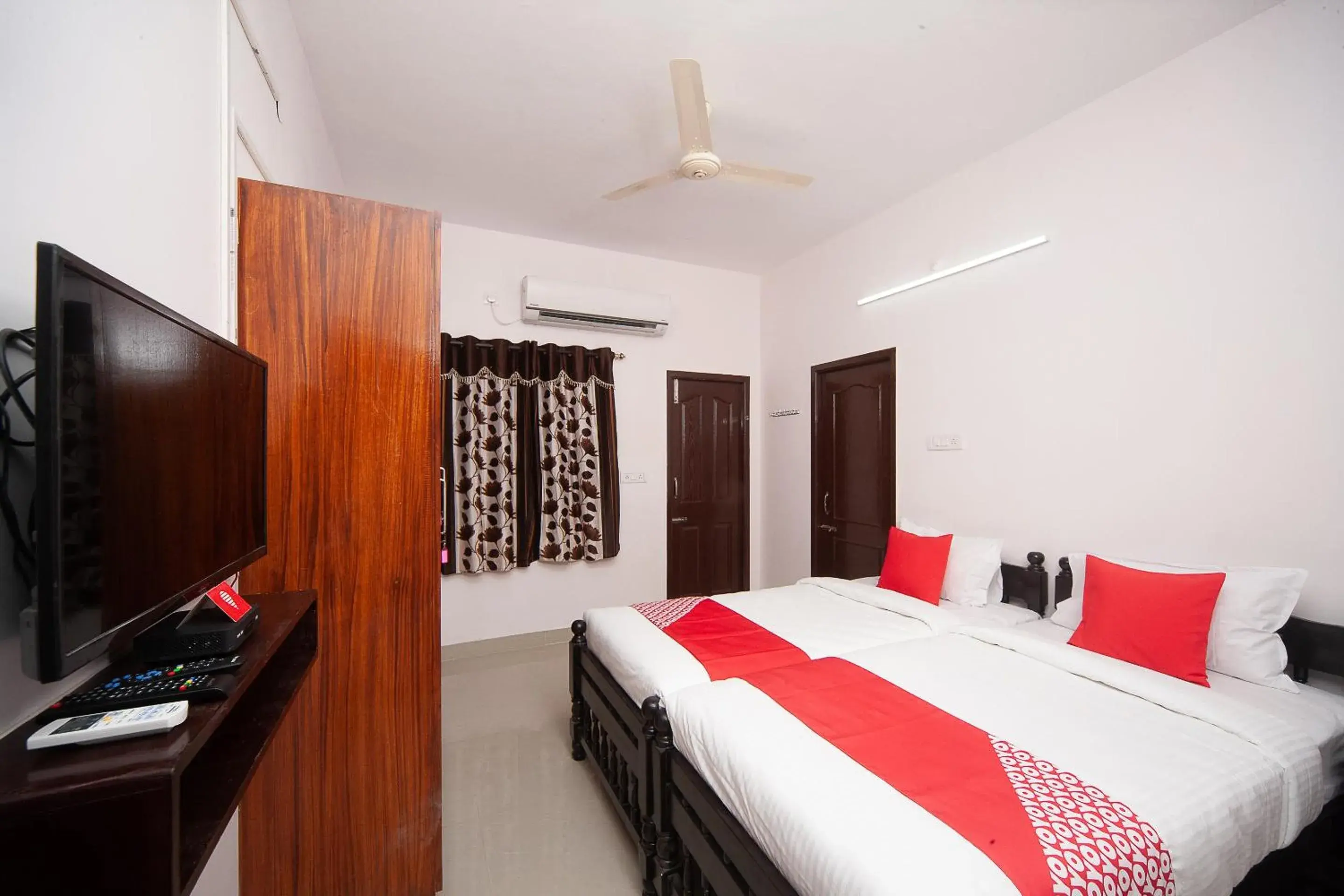 Bedroom, Bed in Hotel O Kiruba Castle Bedroom, Bed in Hotel O Kiruba Castle