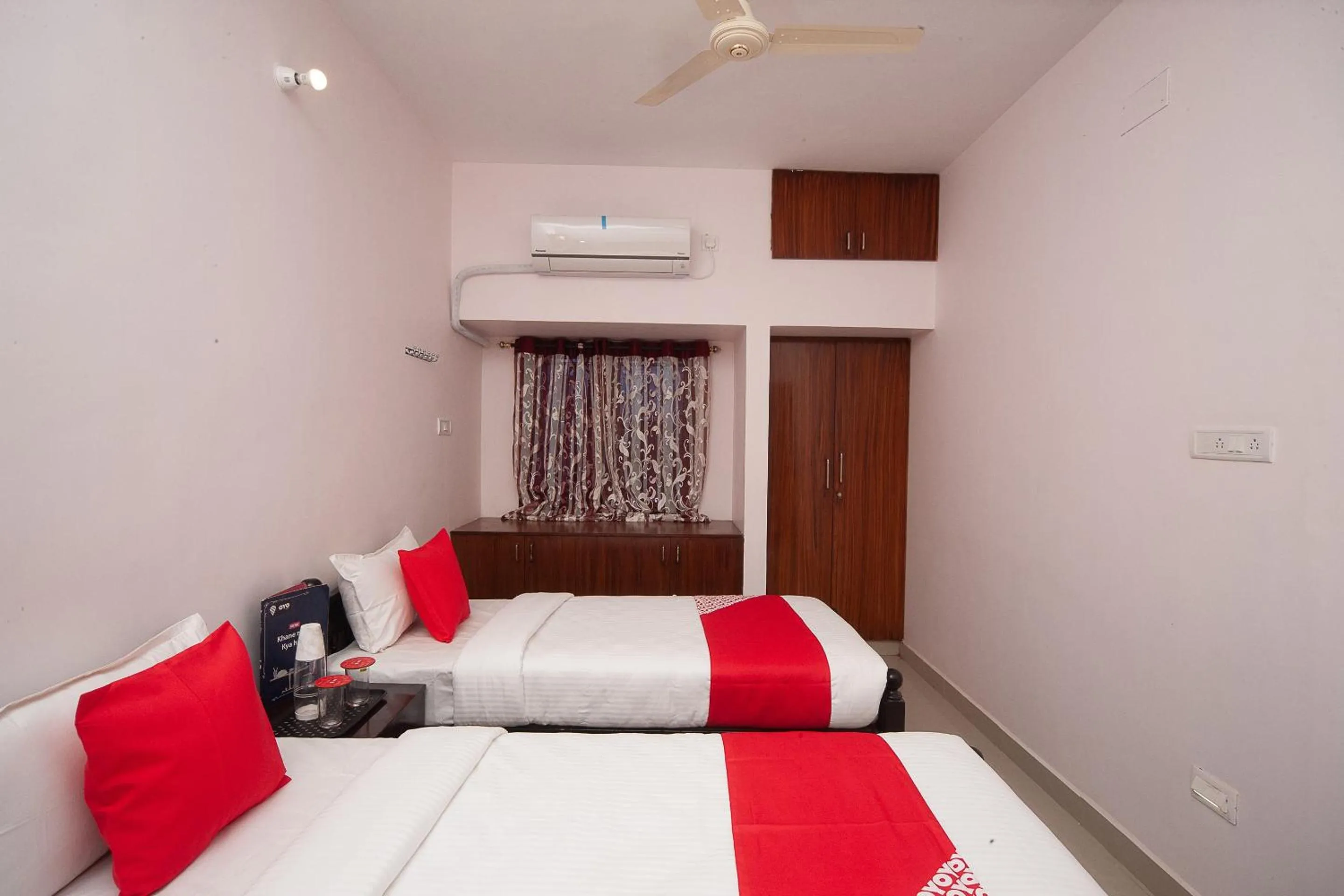 Bedroom, Bed in Hotel O Kiruba Castle