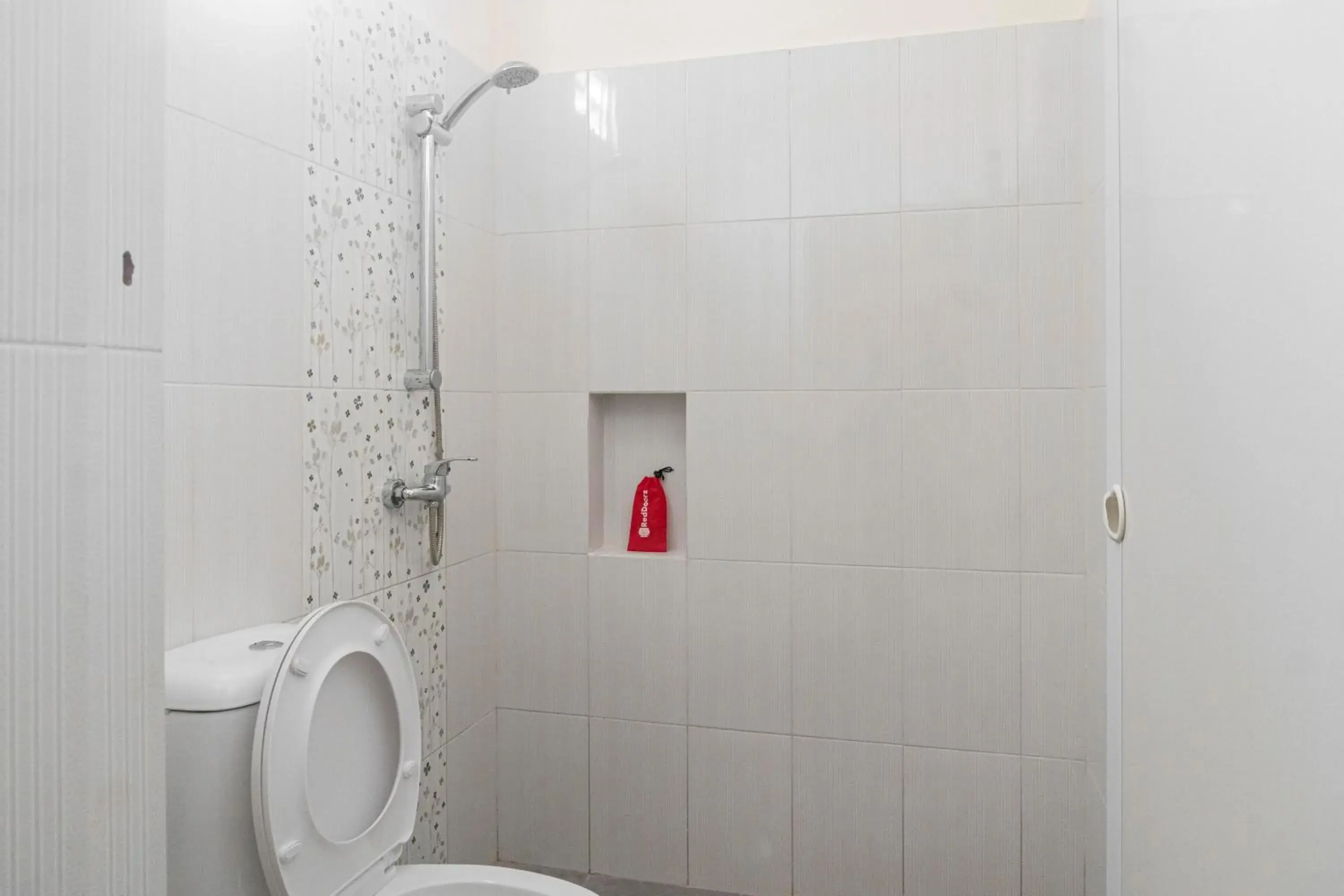 RedDoorz Plus near Millenium ICT Centre Medan 2 RedDoorz Plus near Millenium ICT Centre Medan 2