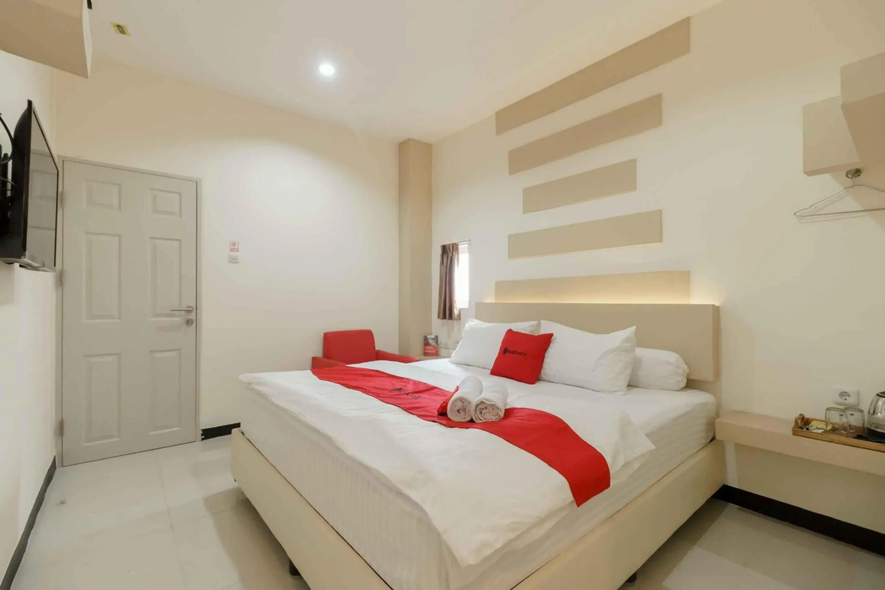 Bedroom, Bed in RedDoorz Plus near Millenium ICT Centre Medan 2 Bedroom, Bed in RedDoorz Plus near Millenium ICT Centre Medan 2