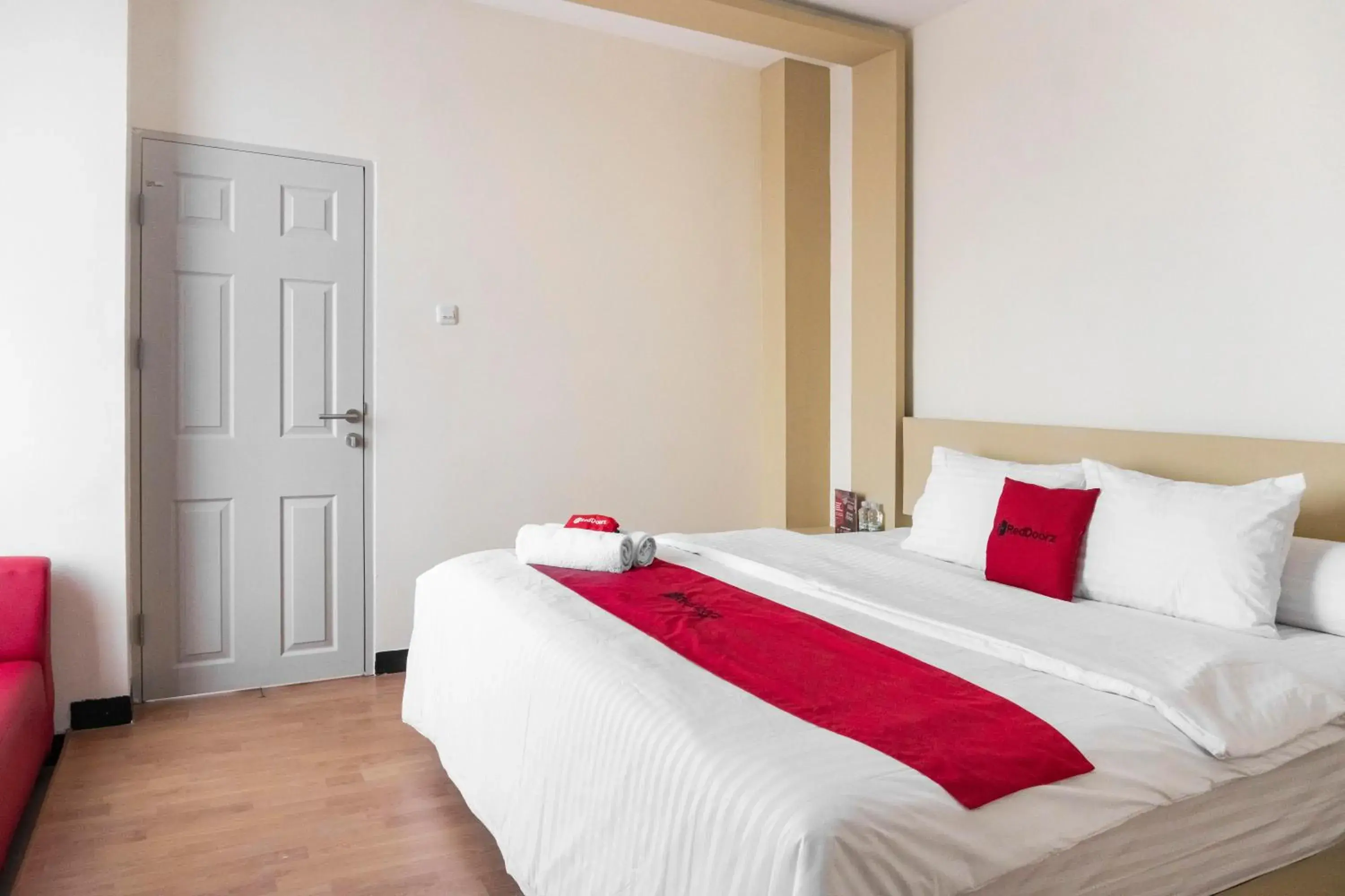 Bed in RedDoorz Plus near Millenium ICT Centre Medan 2 Bed in RedDoorz Plus near Millenium ICT Centre Medan 2