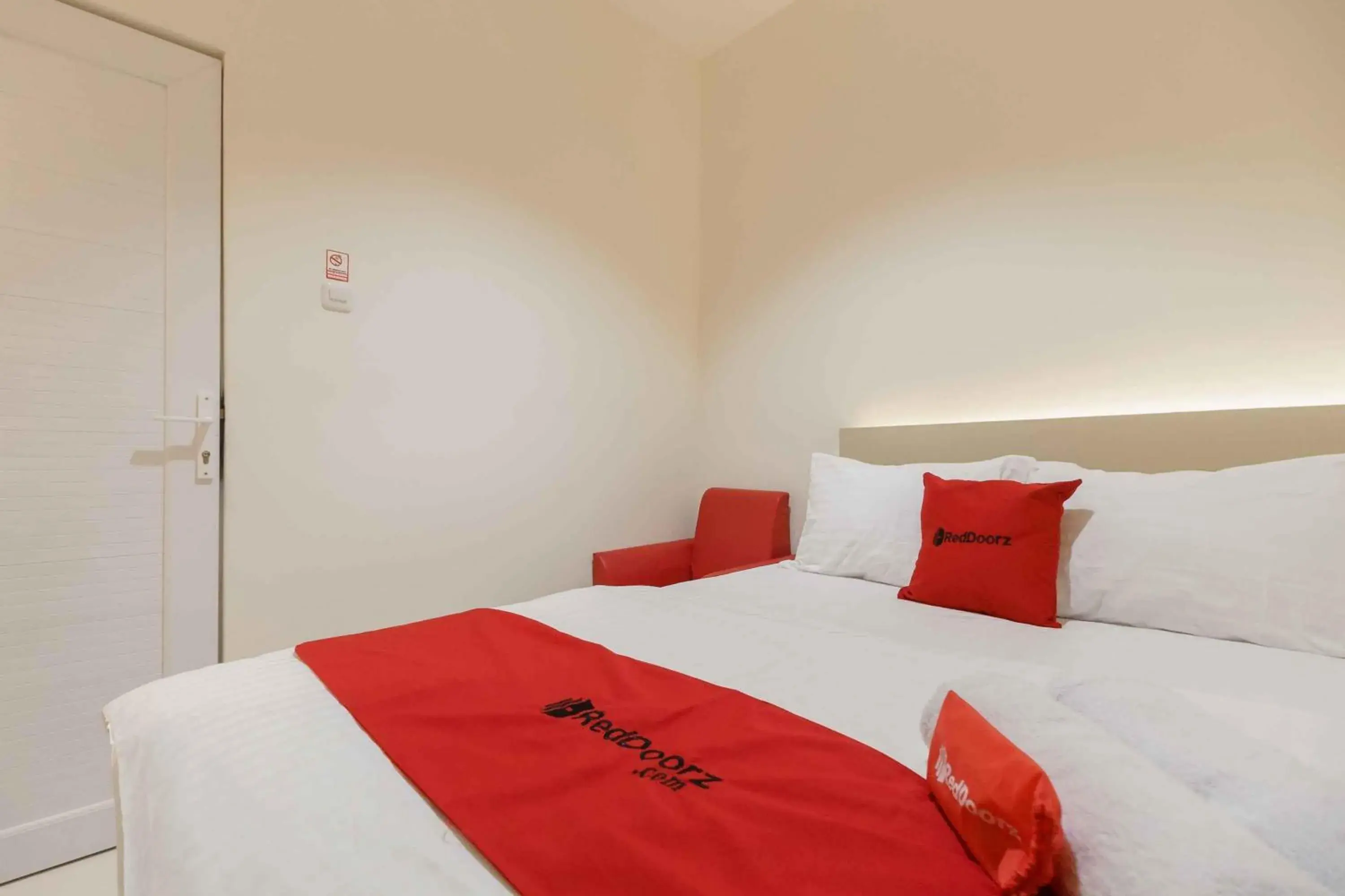 Bedroom, Bed in RedDoorz Plus near Millenium ICT Centre Medan 2 Bedroom, Bed in RedDoorz Plus near Millenium ICT Centre Medan 2